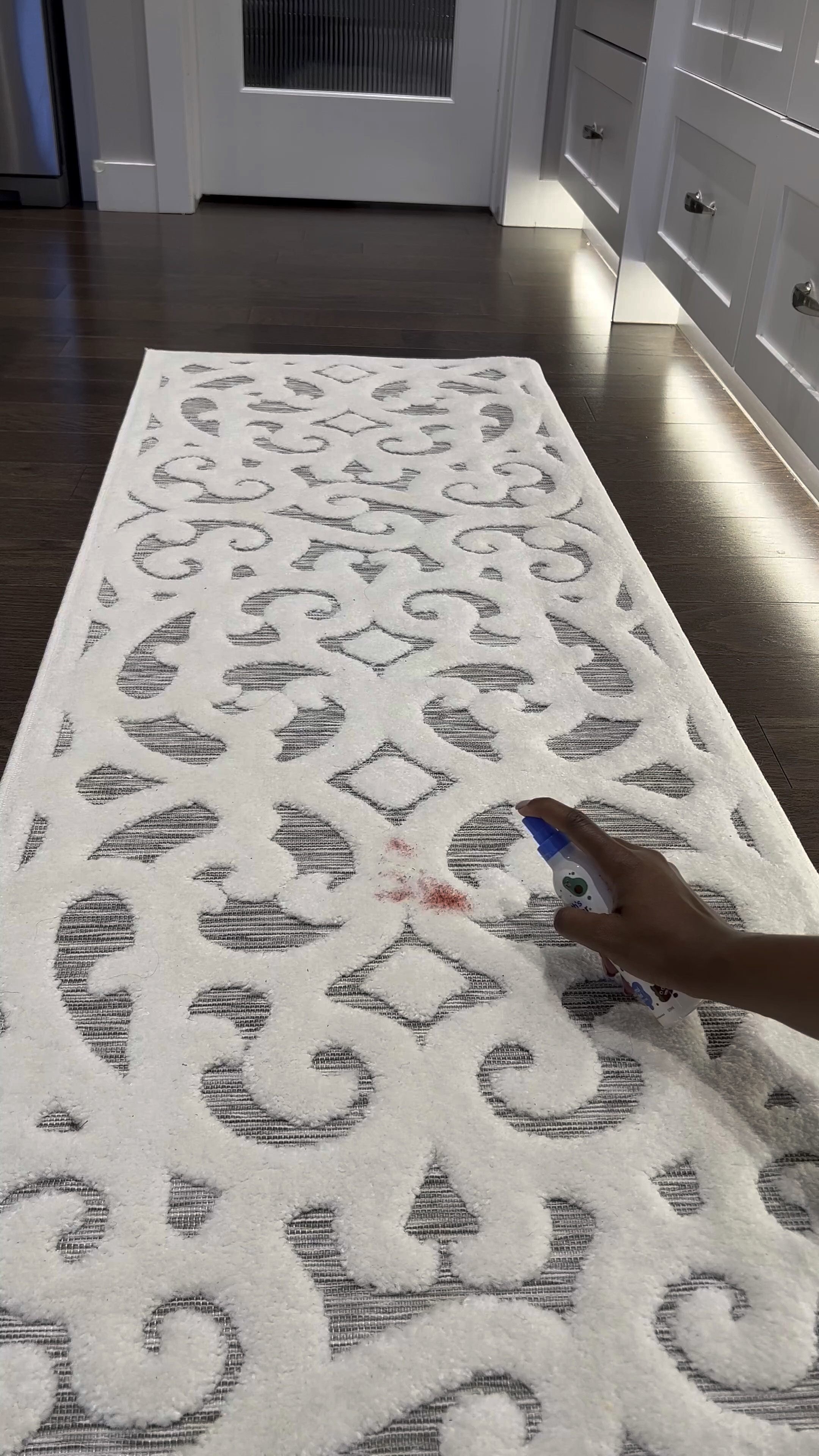 Hey friend 🥰
Remove the toughest stains with this amazing spray from Amazon. 🫶🏽