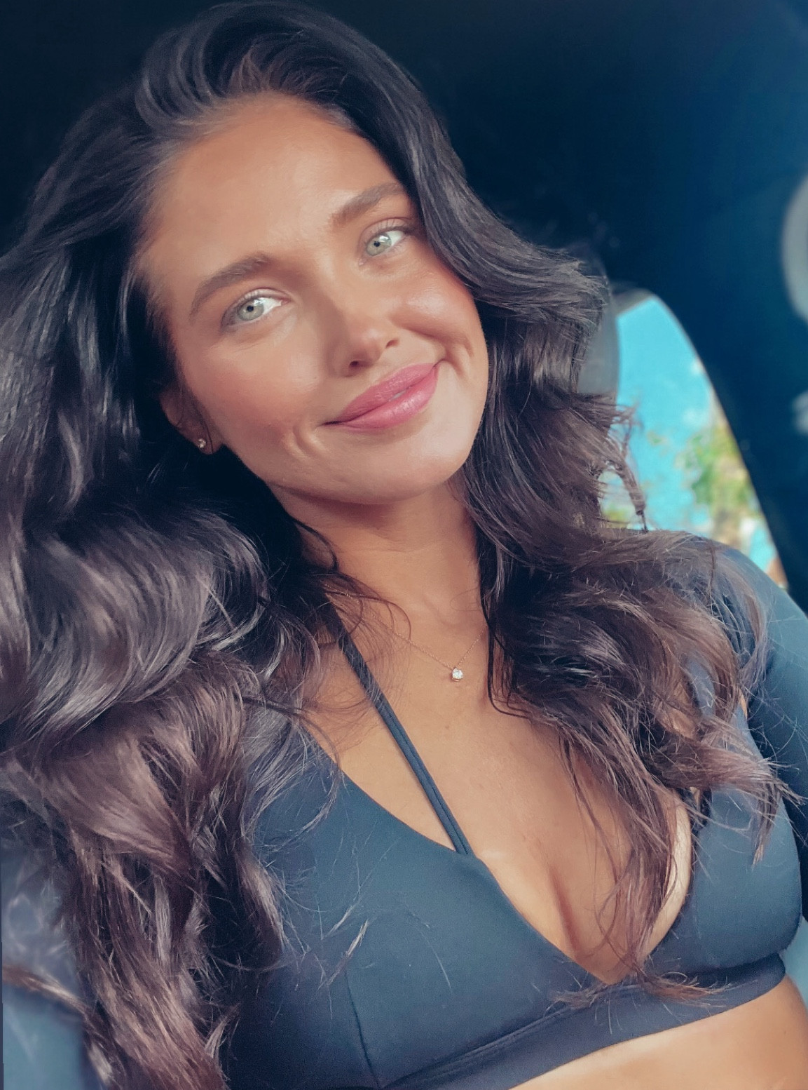 Loving this new lulu top and bottled spray tan 😍 

The spray tan - it’s water based and you can put on, let dry a few minutes and throw your clothes on and go and your tan will darken over 4-8 hours. I even use with my makeup and it gives me the glow I want with minimal wait and hassle! Must have! 

#LTKBeauty #LTKSaleAlert #LTKActive