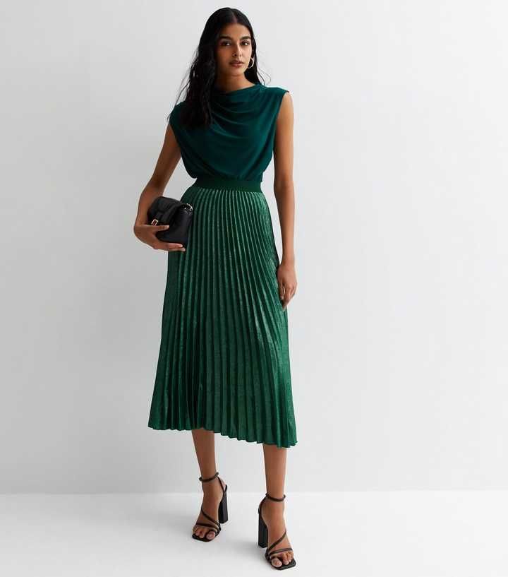 Gini London Green Pleated Midi Skirt
						
						Add to Saved Items
						Remove from Saved Item... | New Look (UK)