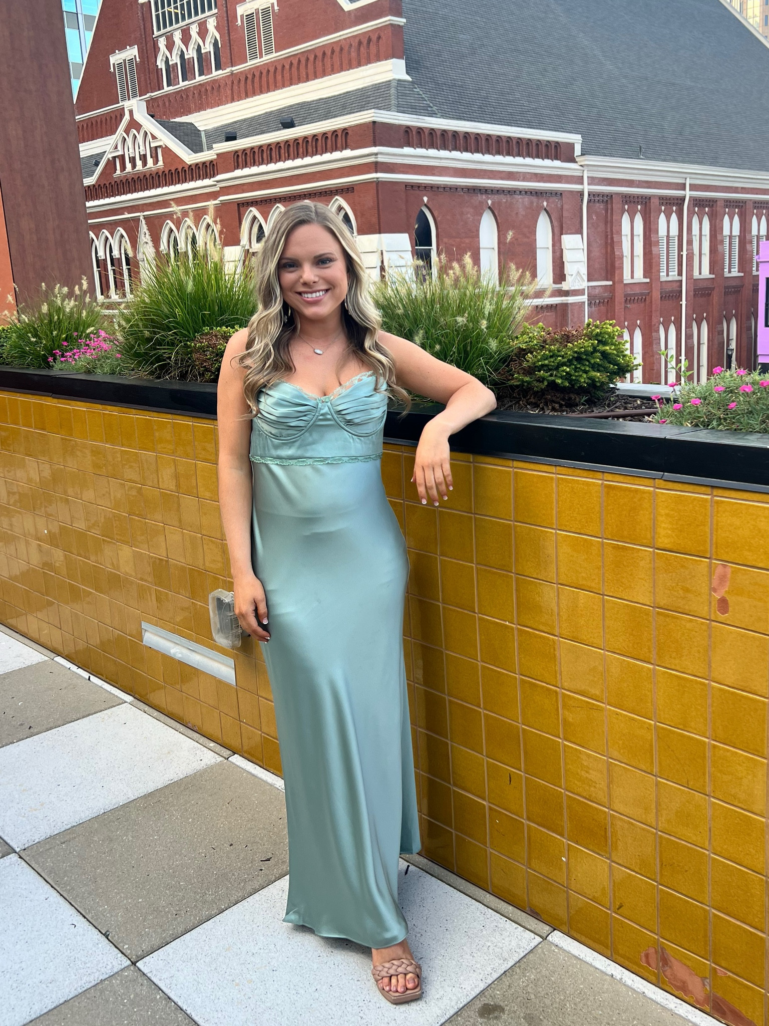 The perfect dress for any special occasion!

Wearing a size small 