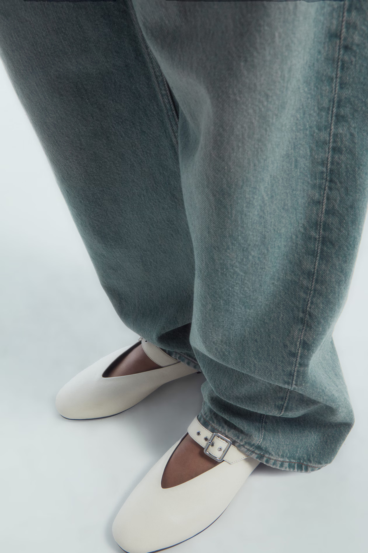 BUCKLED BALLET FLATS - IVORY | COS (EU)