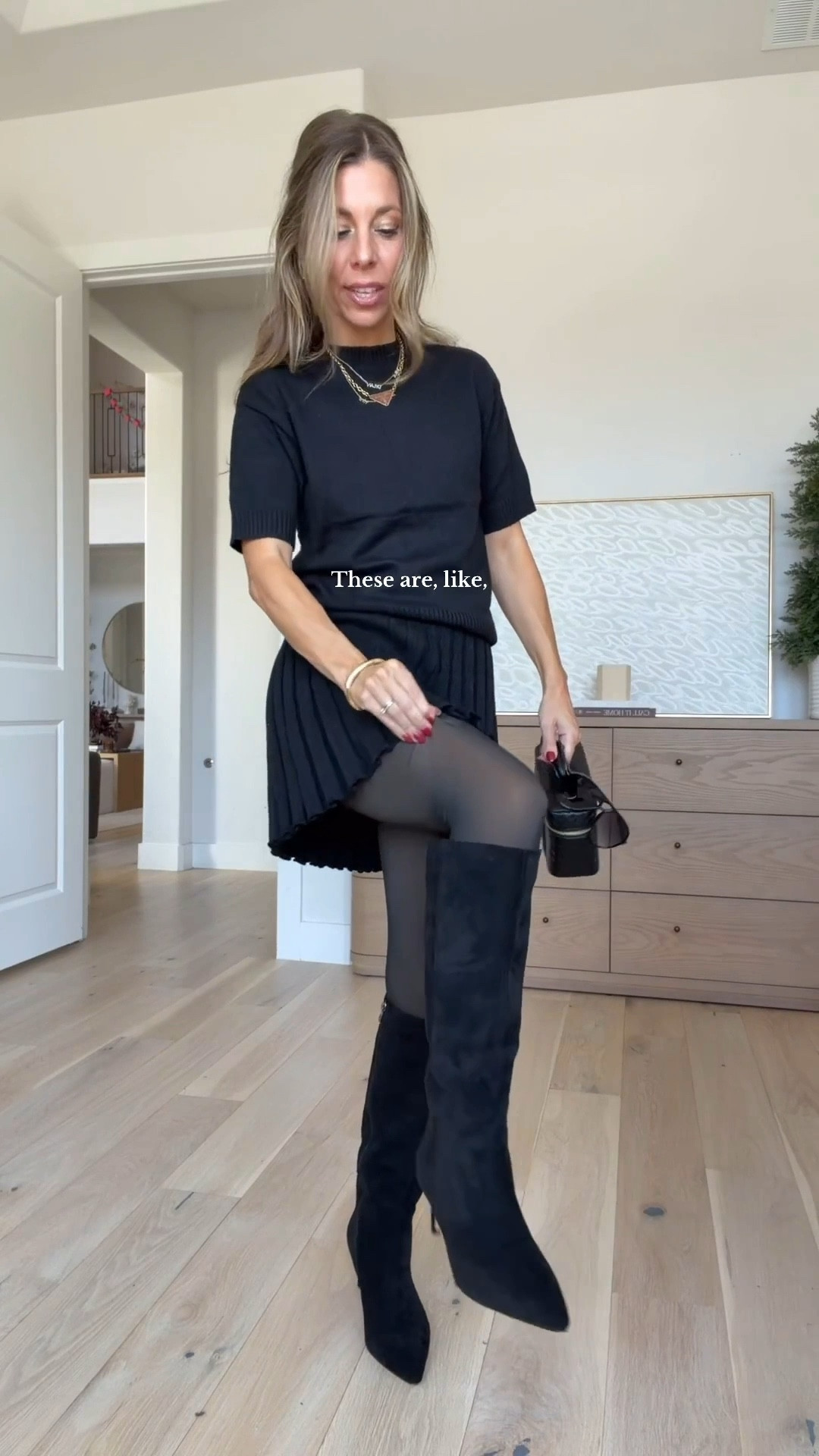 Cutest short sleeve Amazon sweater and skirt set!! 




#LTKFindsUnder50 #LTKdayinmylife #LTKootd