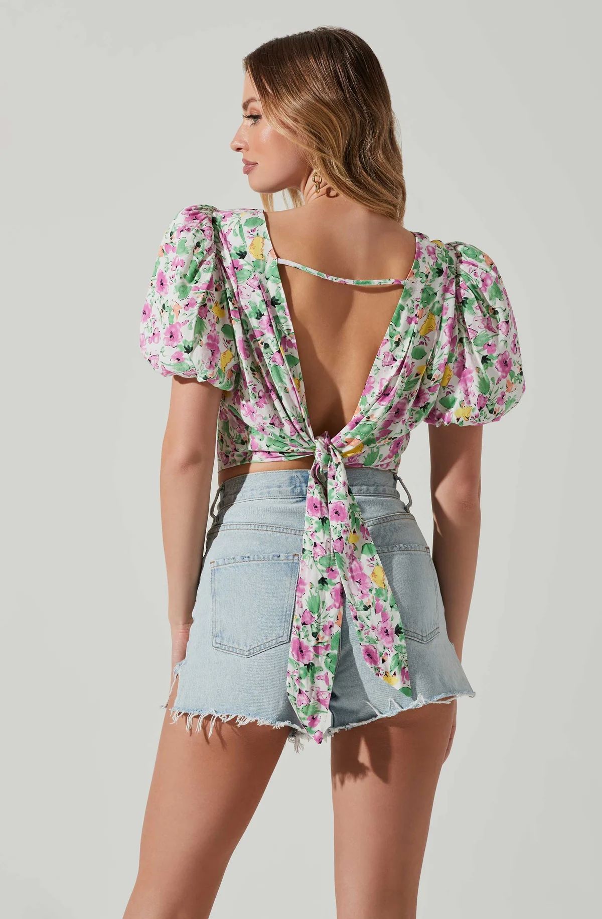 Floral Bubble Sleeve Tie Back Top | ASTR The Label (US)