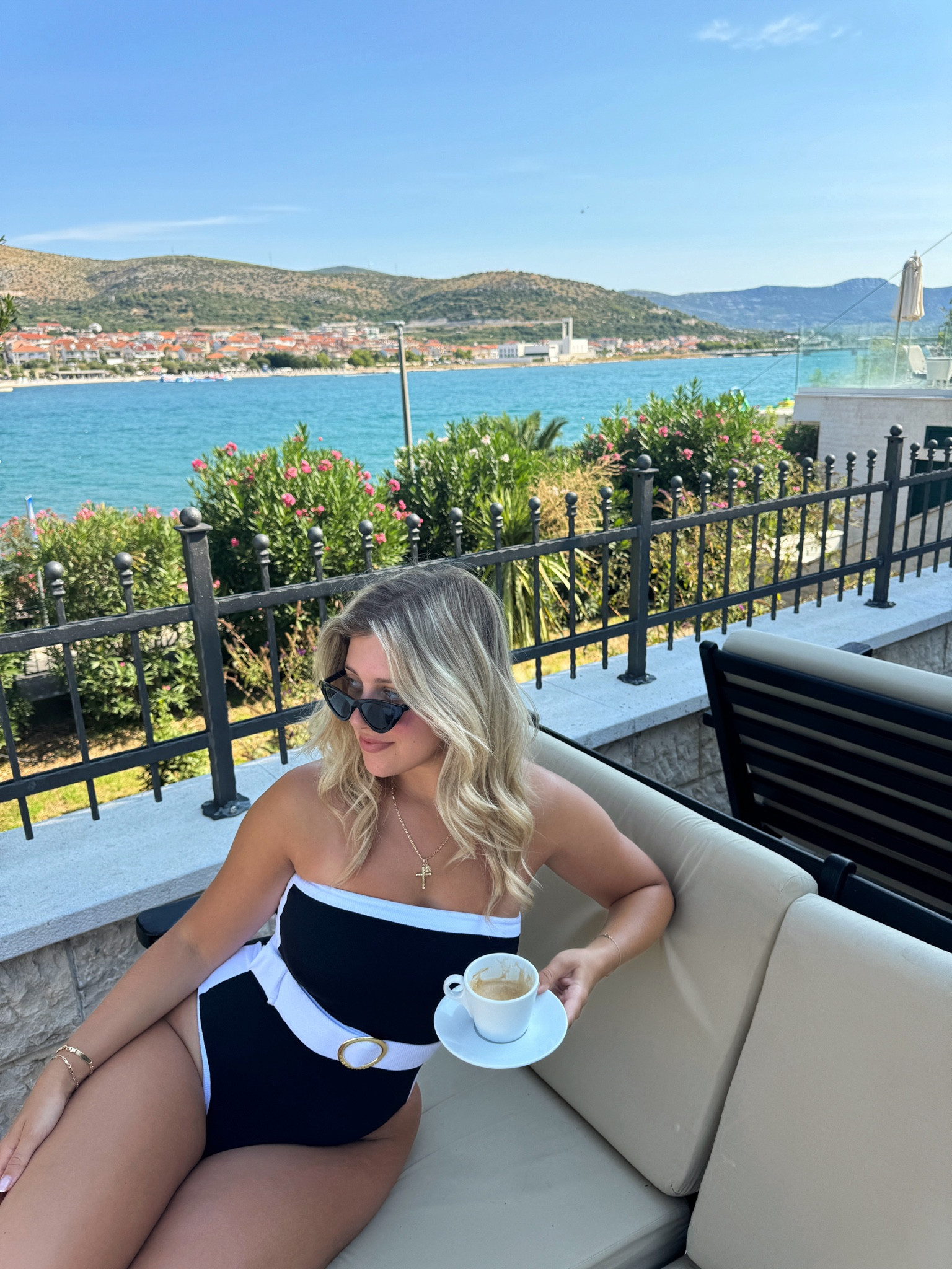 one piece swimsuit 

#LTKMidsize #LTKTravel #LTKStyleTip