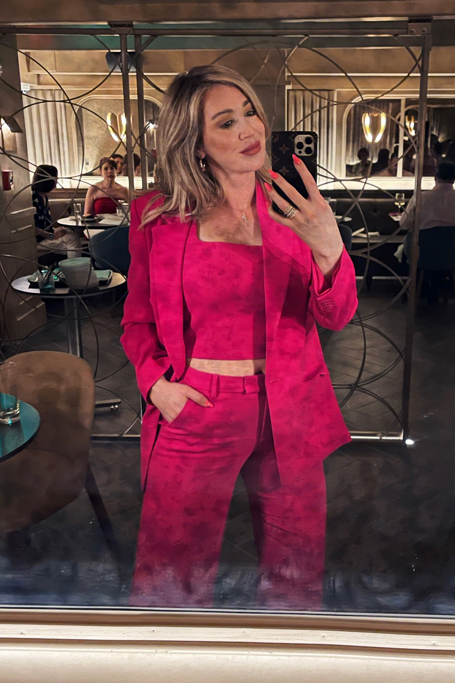 Medium in blazer
Medium in crop tank
Size 6 in pants 