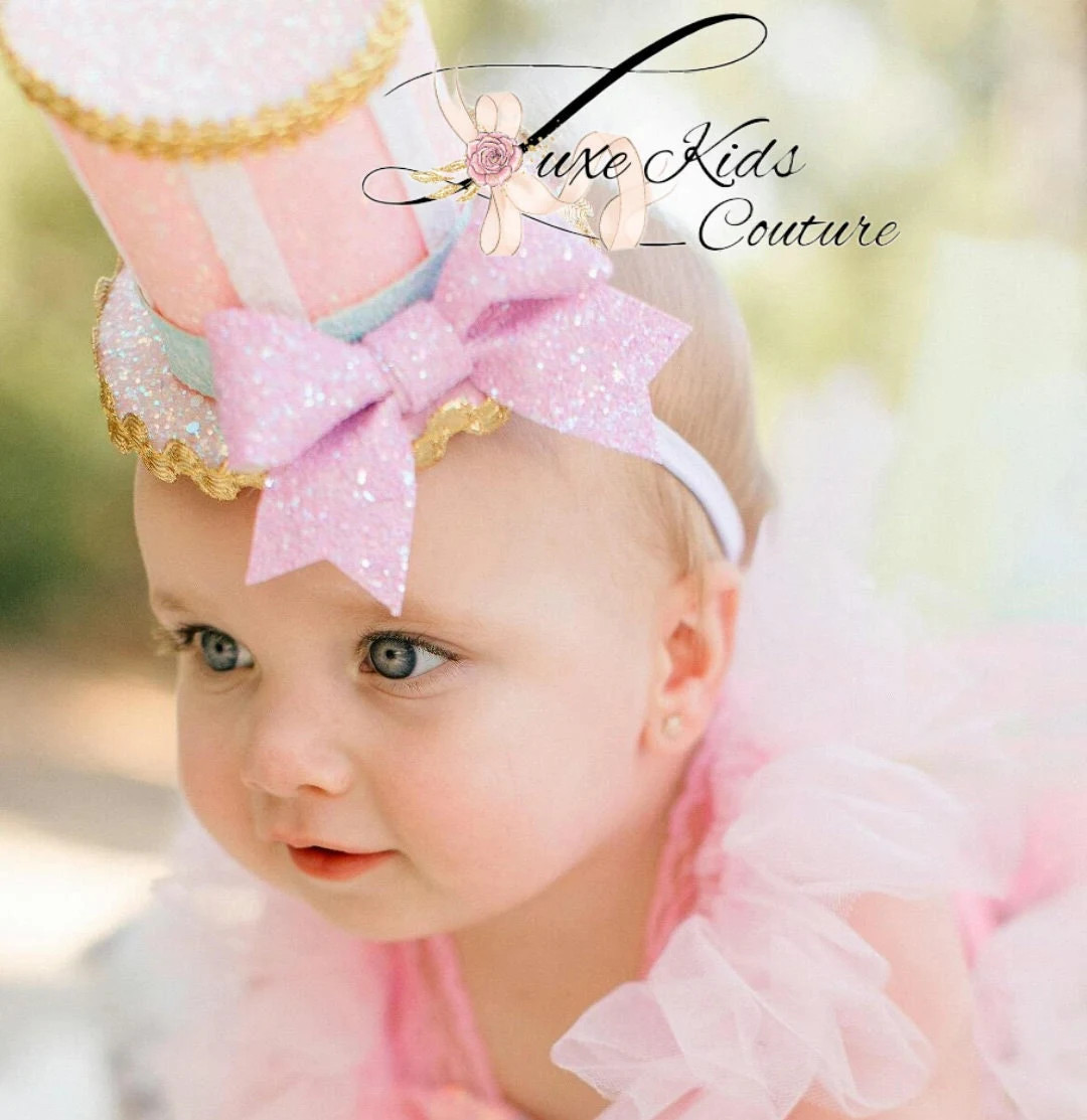 Topsy turby CIRCUS birthday hat in pastel colorsThis design is in light pink for the main hat, wh... | Etsy (US)