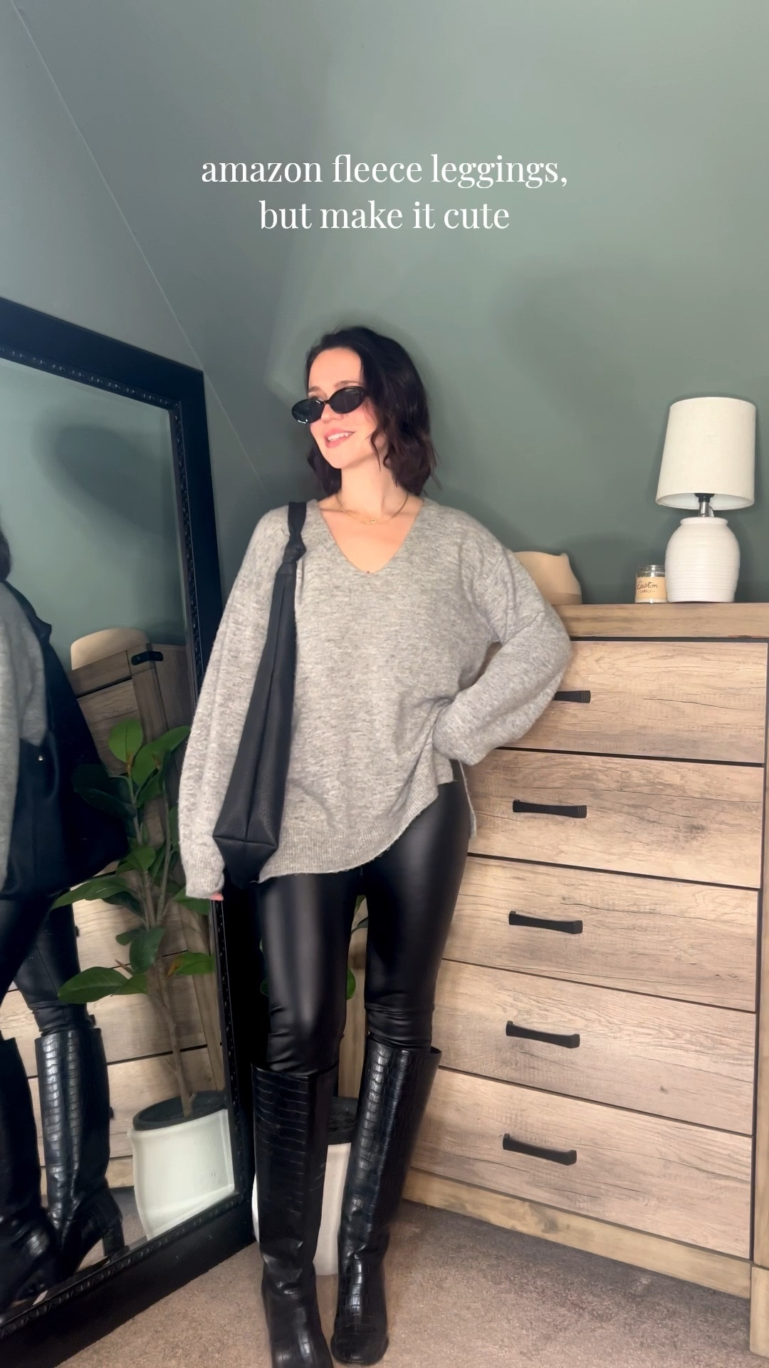 these fleece lined leggings will keep you seriously warm all winter! also comes in an unlined version 🖤 TTS (S)