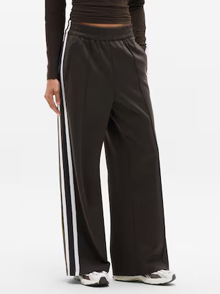 Tempo Mid Rise Wide Leg Track Pant | Athleta