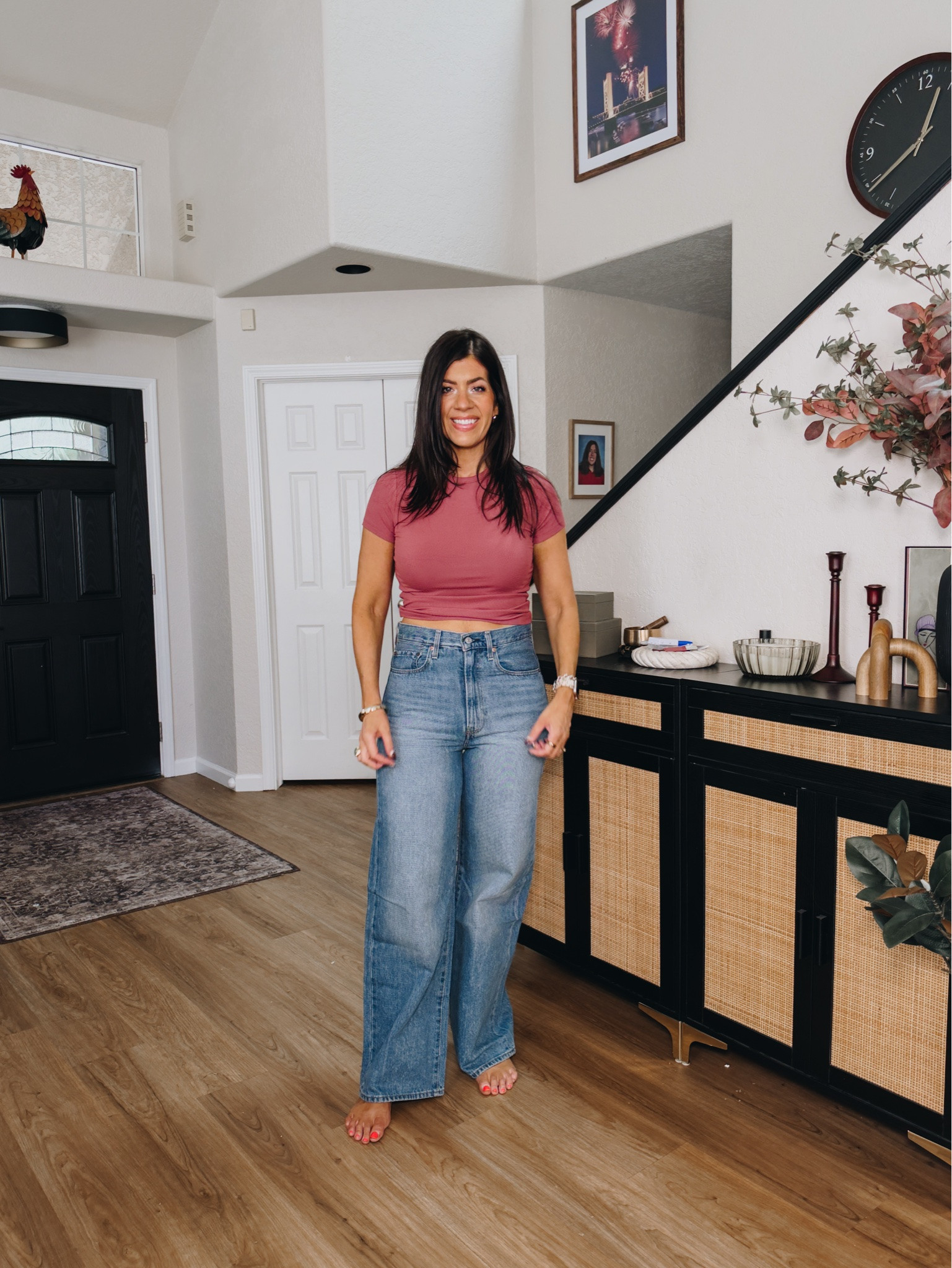 Denim for fall
Medoum tee,
30 in jeans (no stretch)