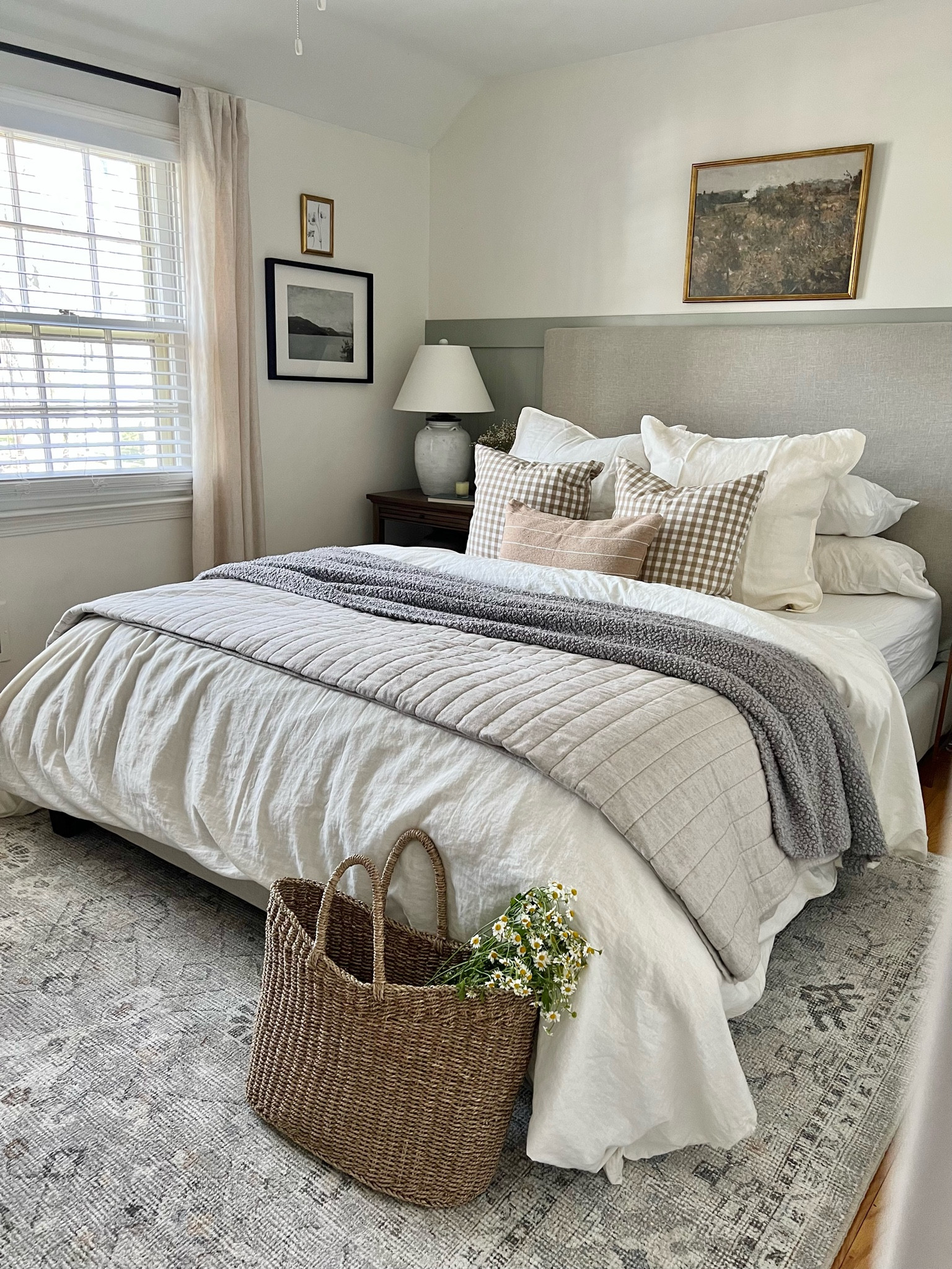 Spring bedroom inspo! Use code “creamcolonial” for an additional 5% off of rugs at boutique rugs! 