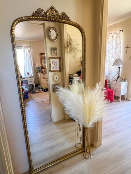 The infamous primrose mirror from Anthropologie is a must have imo so in love 😍

#LTKhome