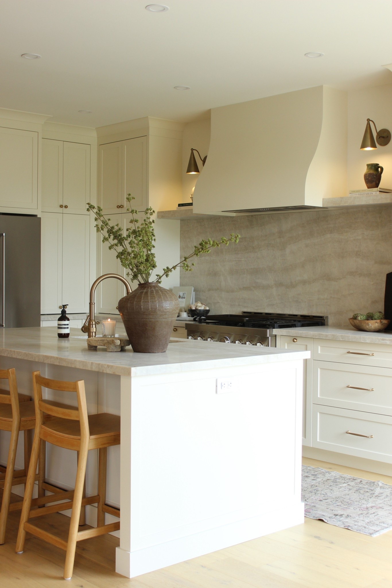 Kitchen lighting sconce link 🫶🏻

#LTKcanada #LTKcasa #LTKstyletip