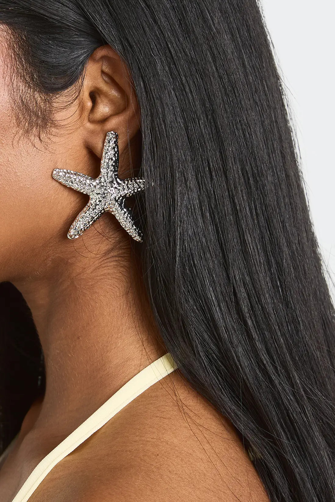 boohoo Statement Silver Starfish Earrings | PrettyLittleThing UK