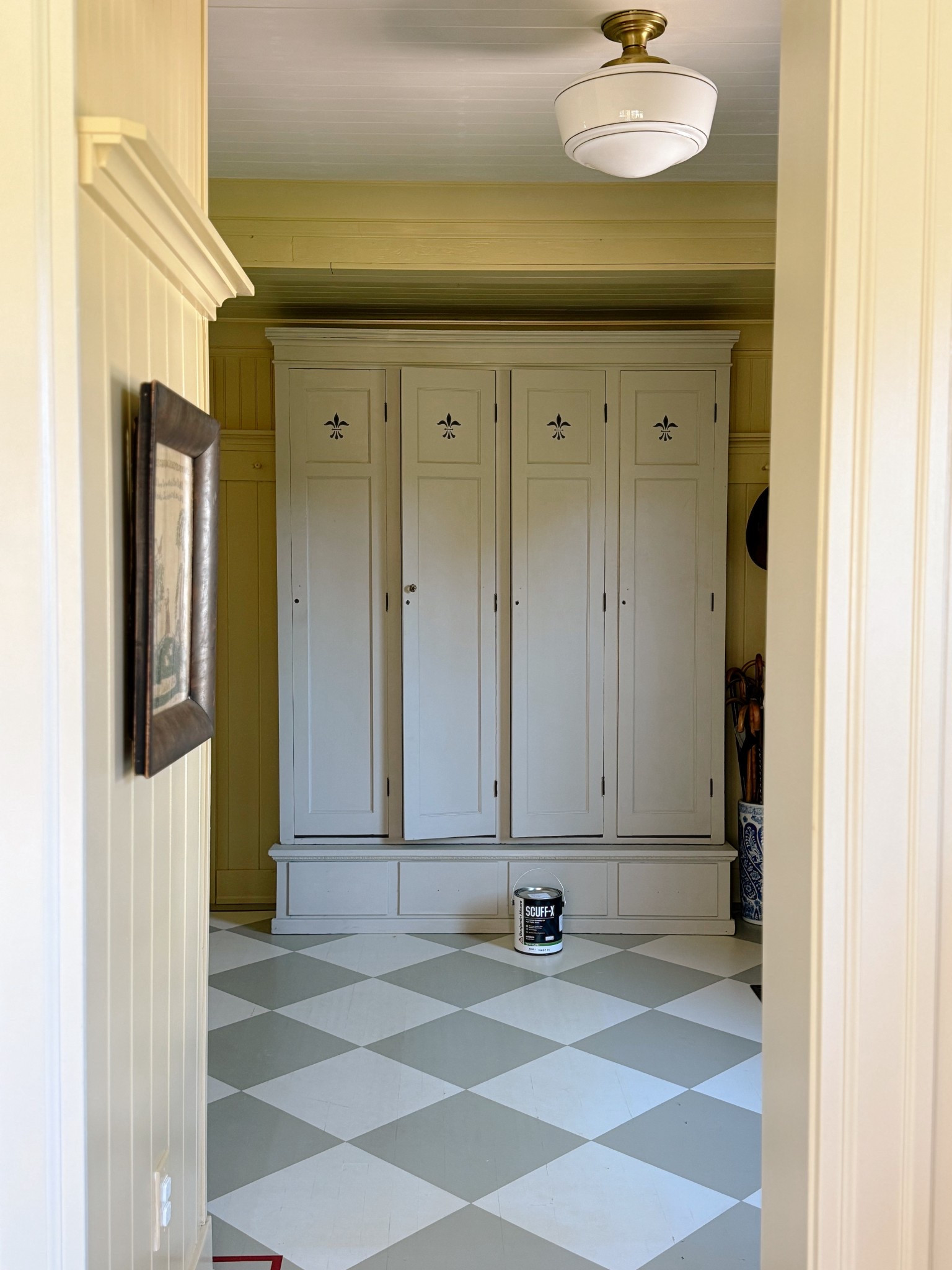 Cozy mudroom loading 

#LTKSeasonal #LTKHome