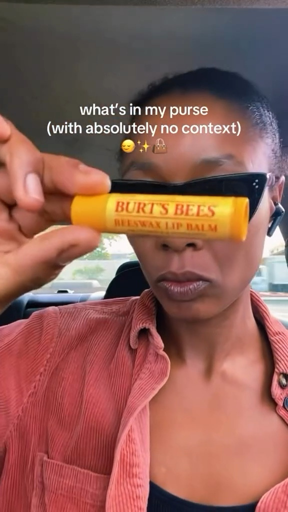 me and my mary poppins bag against the world 👊🏾🪐
.
.
.
#wellnesswithlele #fallinspooutfits #fashiontok #falloutfitinspo #falloutfitideas #fallfashiontrends #ltk #cleanbeauty #anitiaging #skincare #beauty #fashion #microinfluencer #contentcreator #blackcontentcreator #amazonfashion #amazoninfluencer #datenight #gloss