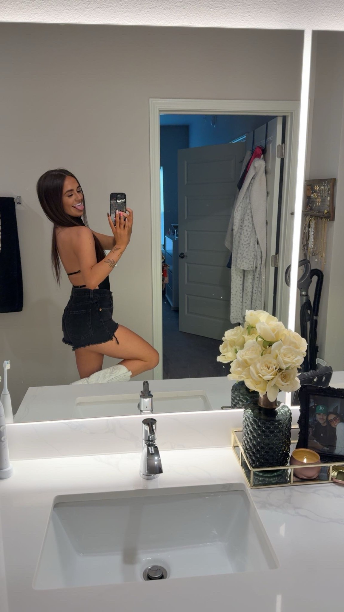 🐮🖤

#LTKSeasonal #LTKBeauty #LTKFestival