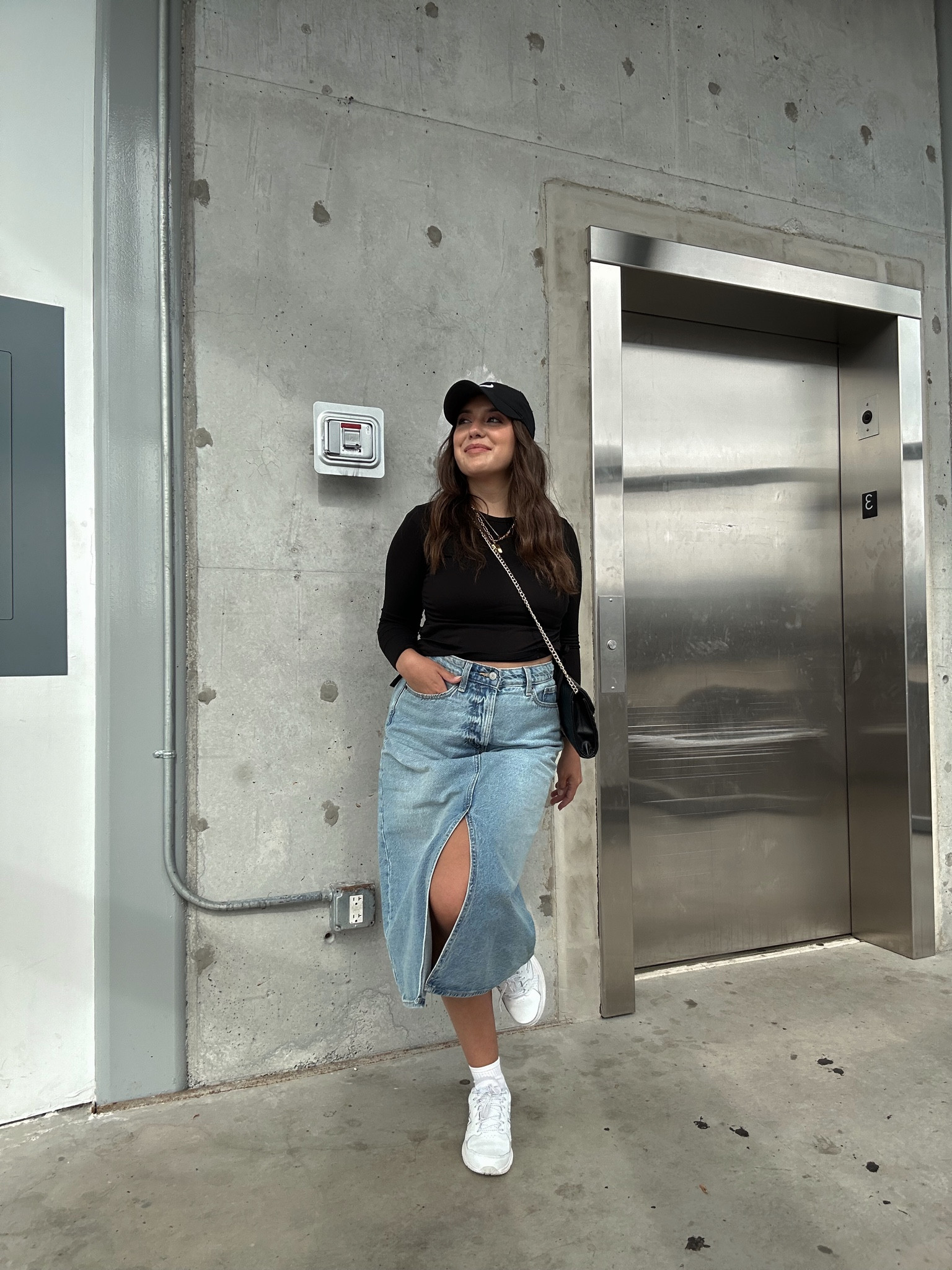 High waisted denim maxi skirt - medium (the best!)



#LTKSeasonal #LTKstyletip