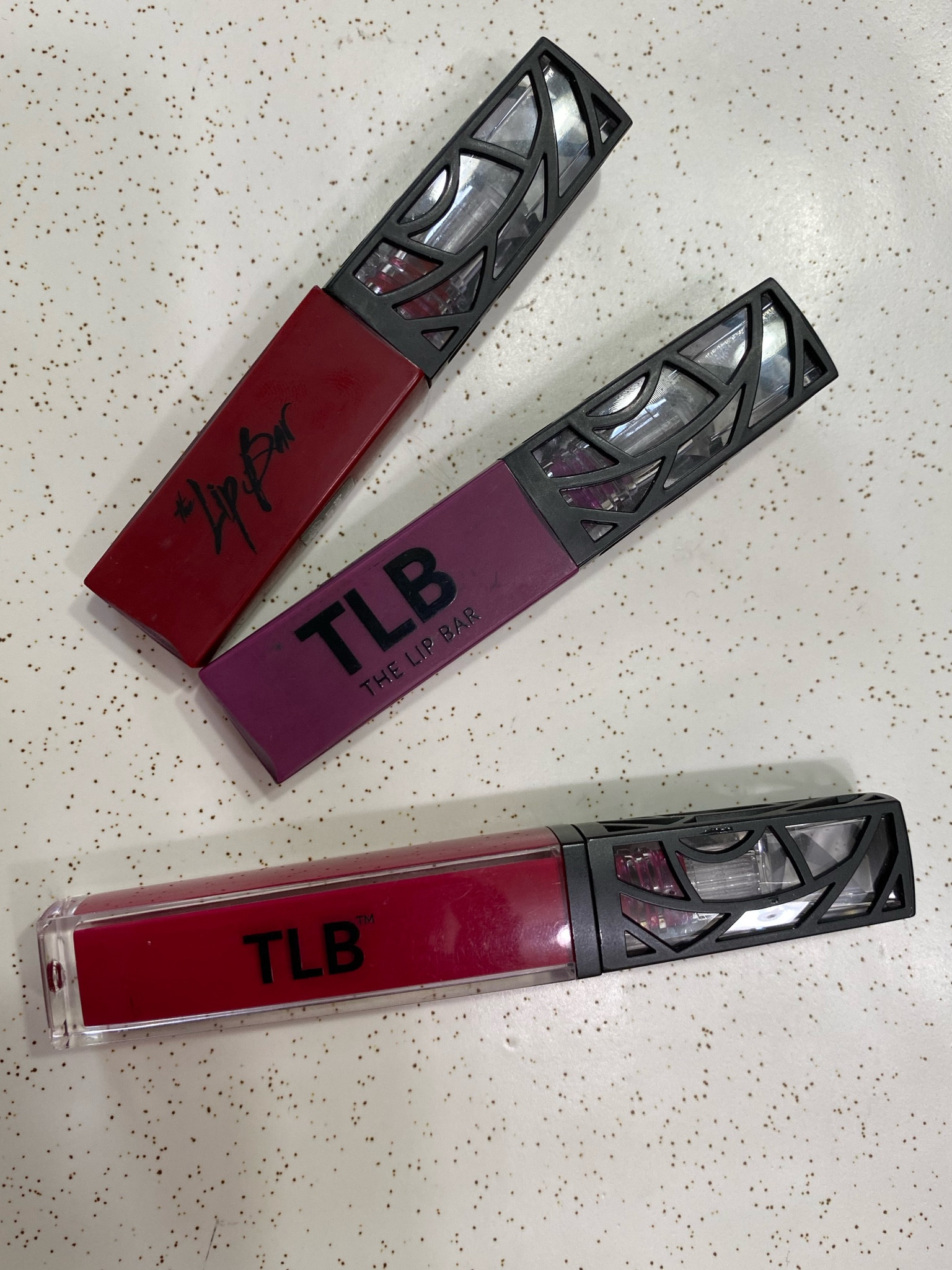 The best lipstick! Stays on all day!! #lippie #lip #beauty #beautymusthaves

#LTKsalealert #LTKSale #LTKbeauty