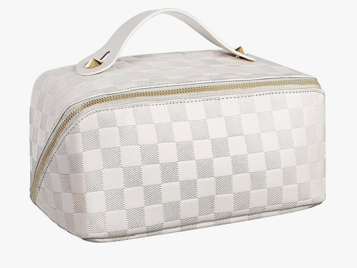 Large travel cosmetic bag 

Checkered makeup bag, checkered cosmetic bag 

#LTKFind #LTKunder50 #LTKbeauty
