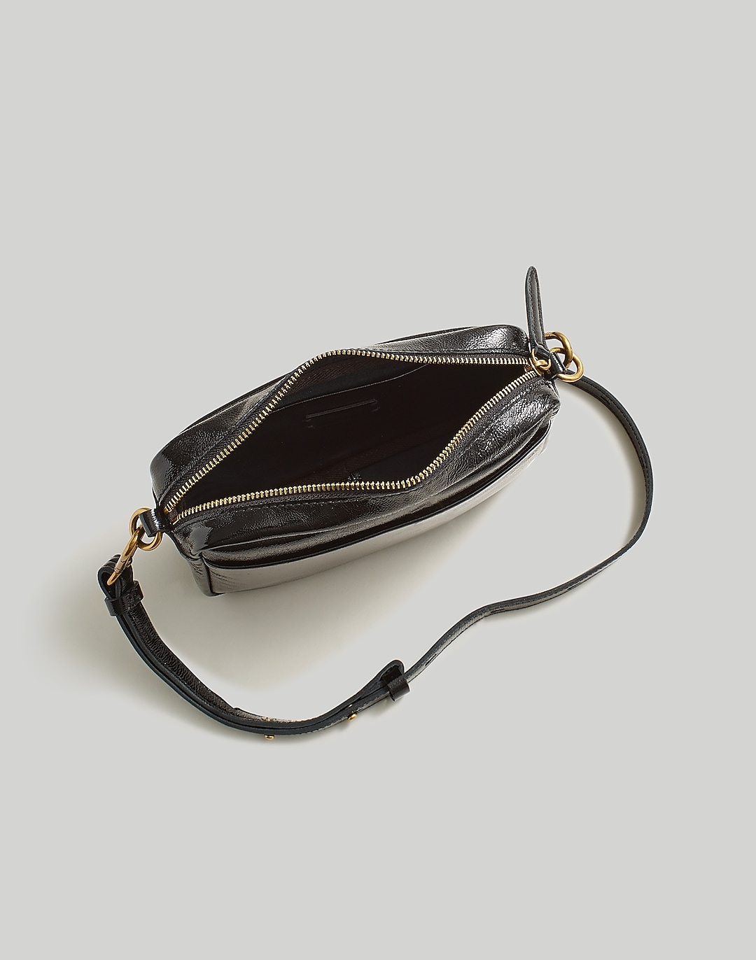 The Carabiner Medium Crossbody Bag in Patent Leather | Madewell