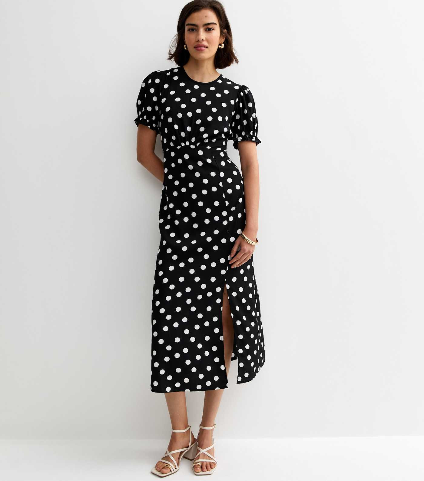 Black Crepe Polka Dot Short Sleeve Midi Dress | New Look | New Look (UK)