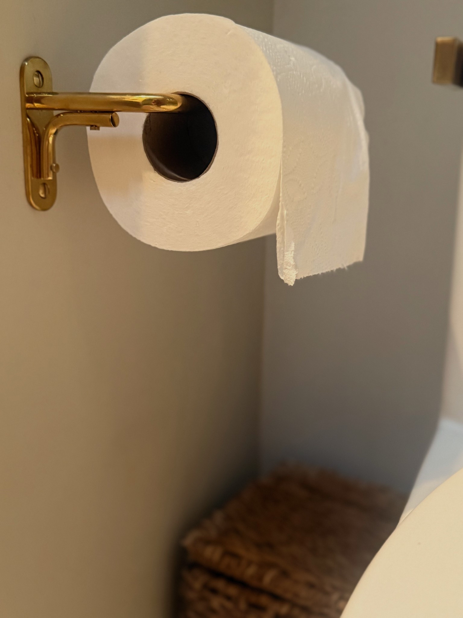 It’s all in the details, including this hardware from rejuvenation toilet paper holder 

#LTKstorytime #LTKFindsUnder100 #LTKHome