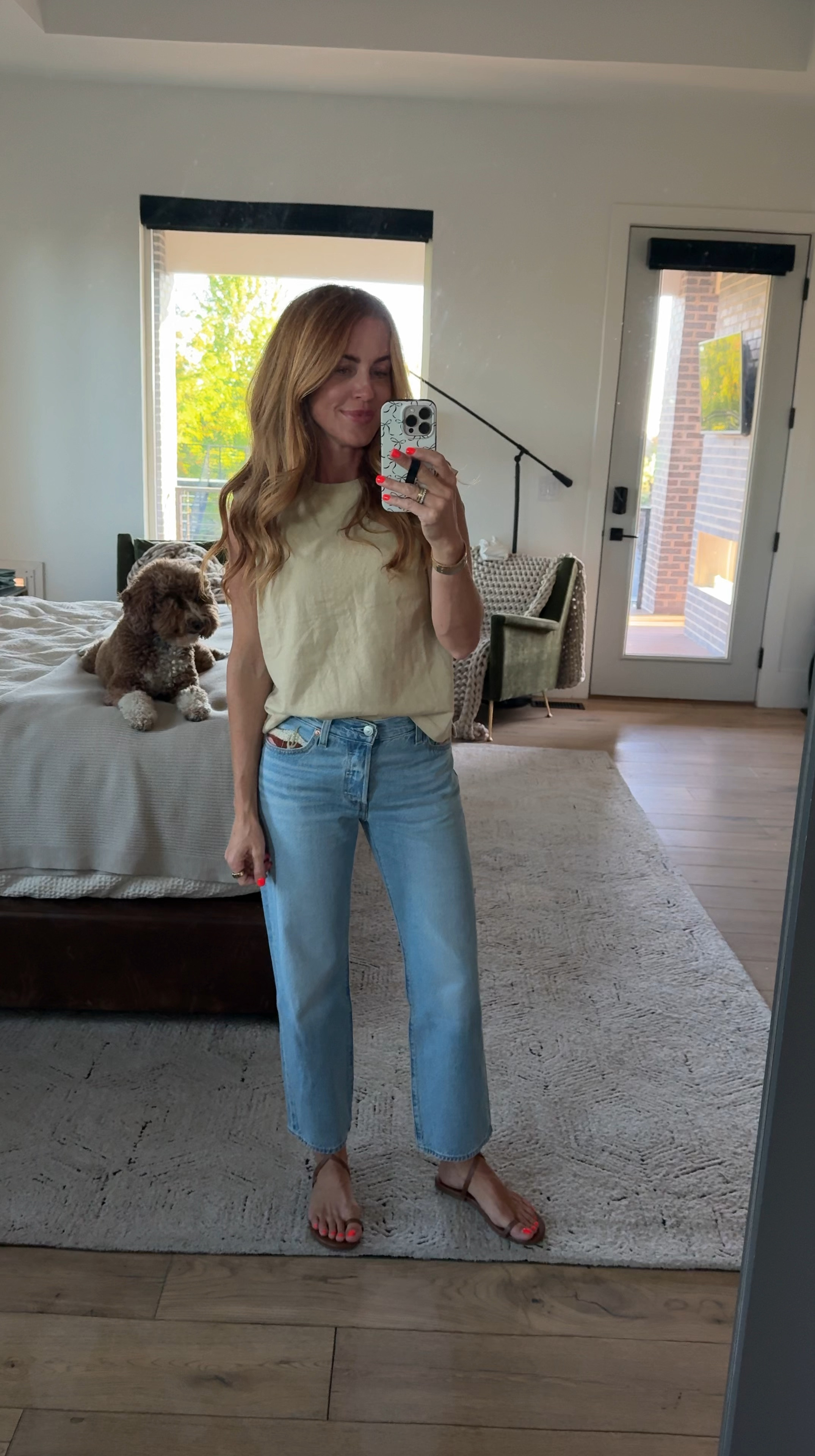 The details on these are SO CUTE! Ah, I love them. They’re super lightweight and comfortable from the start. I’m in the 25 in the pants and small in the shirt. Levi’s is running their Memorial Day sale right now for 30% off site wide!
@levis #LevisPartner #Levis