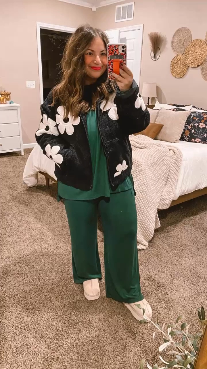 This amazon outfit is so comfy!! I have the two piece set in a couple colors & put it on my Christmas list in a couple others too!
slippers: fit true to size // wearing a 5
set: fits true to size // wearing a large
jacket: fits true to size, but cropped // wearing a large 

 #LTKGiftGuide #LTKFindsUnder50 #LTKStyleTip
