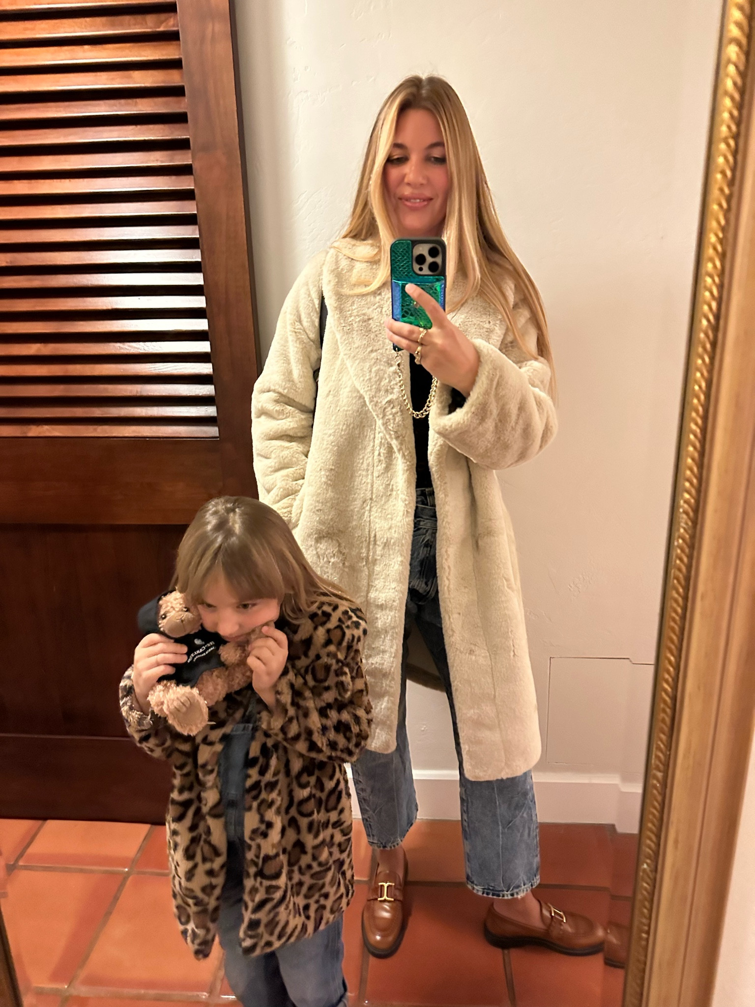 I wore this coat for 4 days straight…it’s exceptionally warm yet not too heavy. It runs a touch large and I’m wearing a small (I’m normally a medium). It looks very luxurious and is under $400. Oh, and it also comes in black…run, don’t walk! 💃🏼

#LTKGiftGuide #LTKSeasonal #LTKstyletip