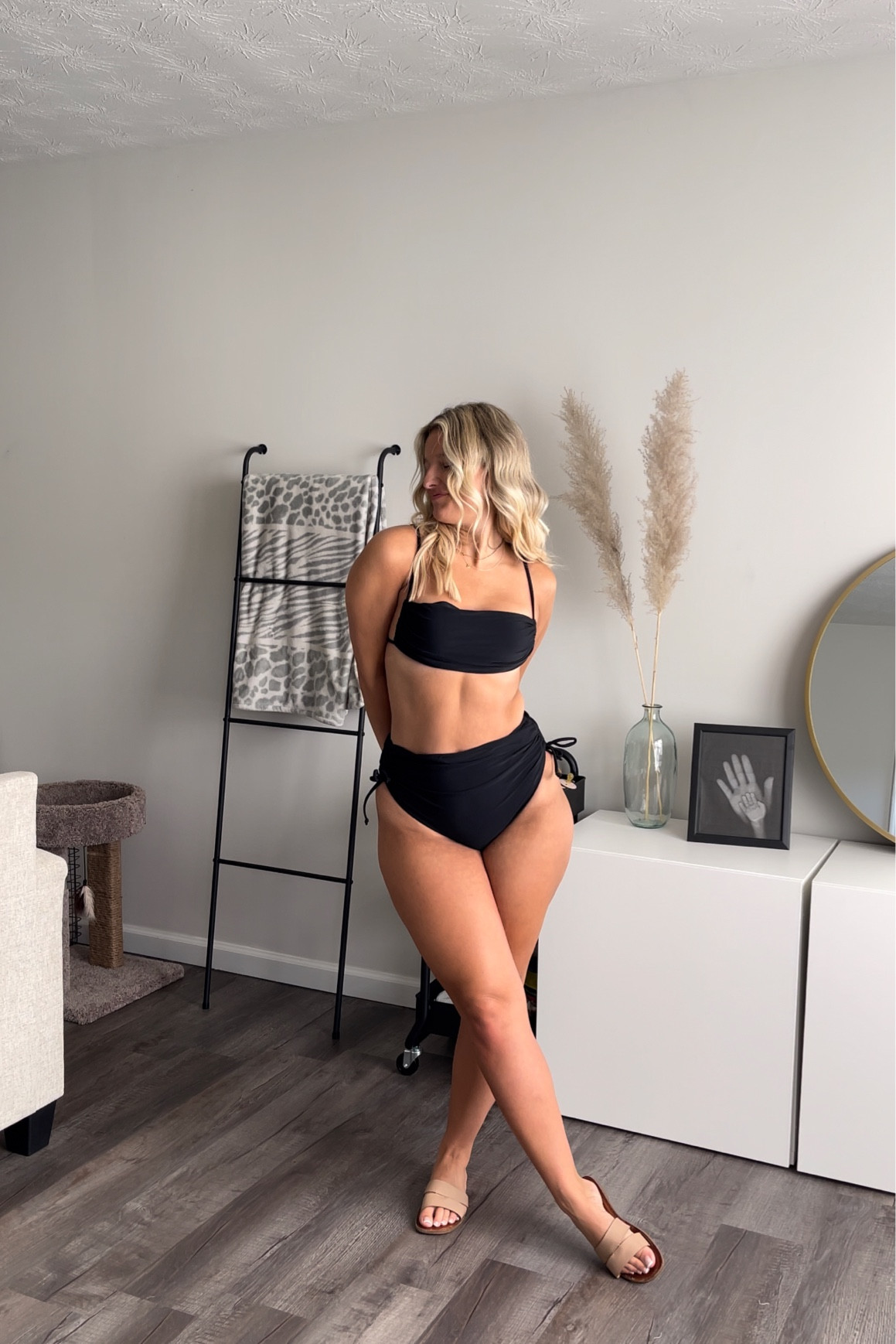 Basic black bathing suit 

#LTKstyletip #LTKSeasonal #LTKFind