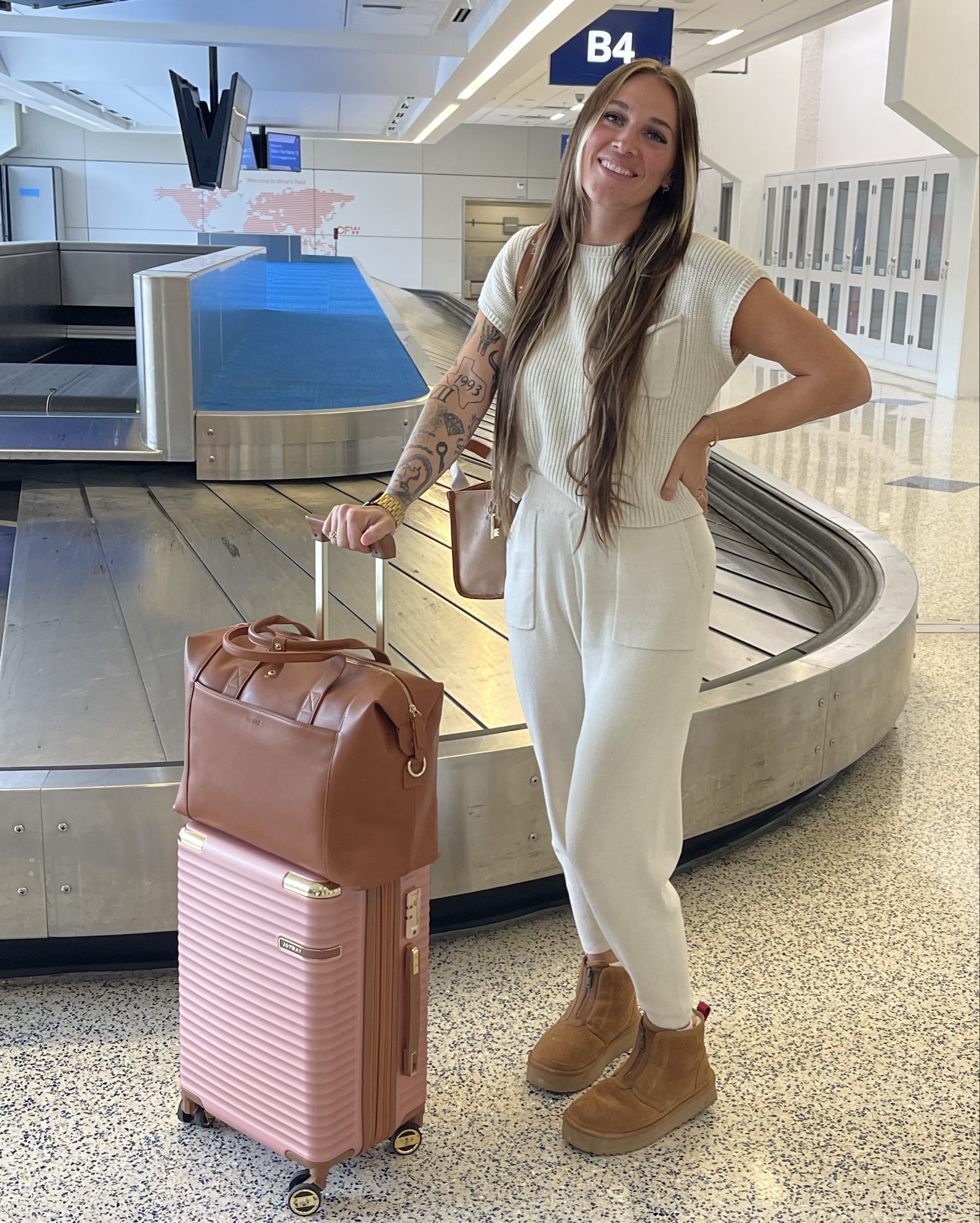 today’s FLIGHT FIT = as comfy as possible 🤍 super cute, cream loungewear set, Uggs & a matching carry on luggage set 

#LTKFindsUnder100 #LTKTravel #LTKItBag