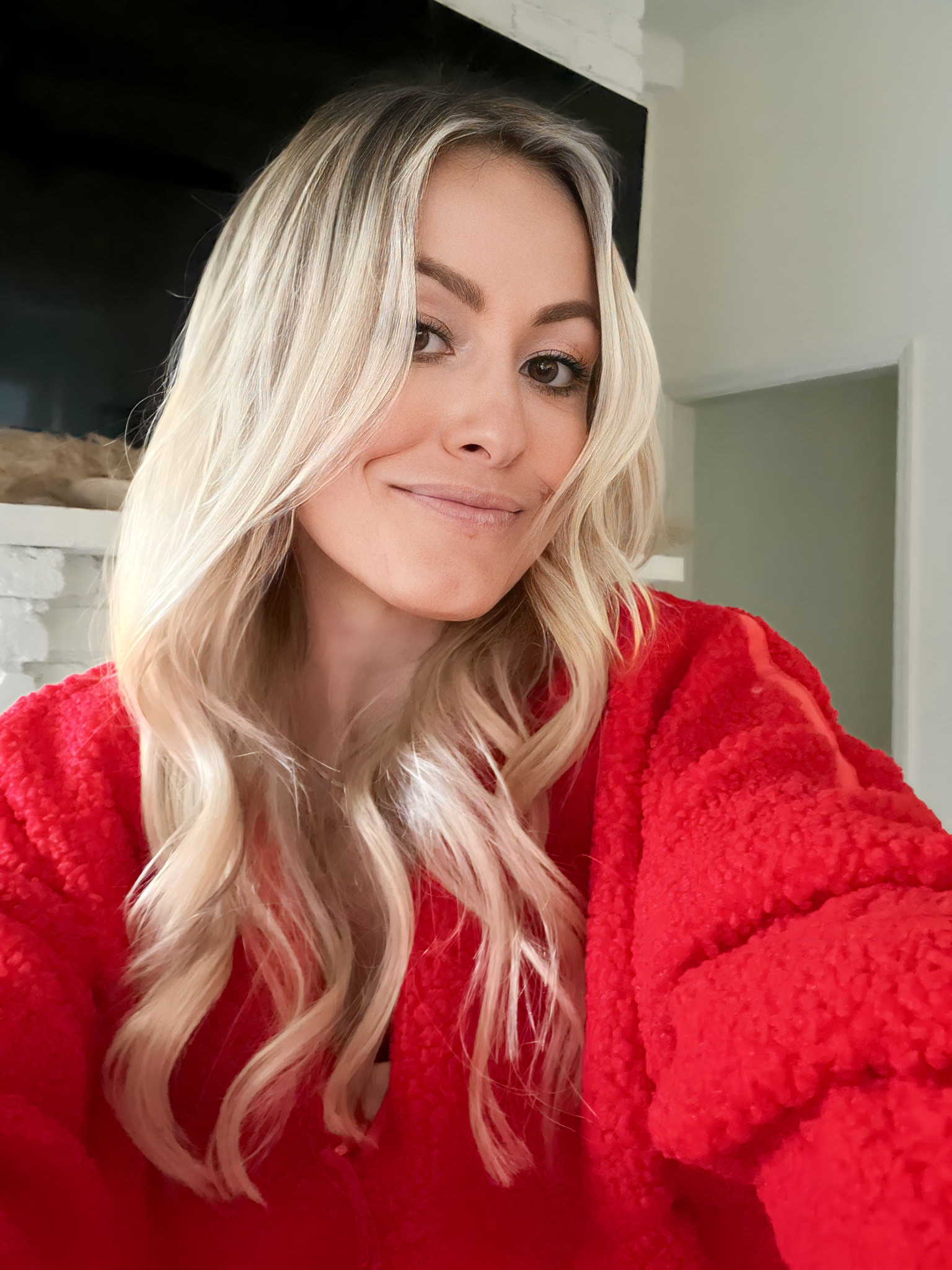 Red is the color of the season and I’m adding this crop Sherpa Pullover to my winter rotation- wearing size medium! Makes a great gift for yourself or a loved one 🍒 snag it while it’s on sale! 

#LTKfindsunder50 #LTKsalealert #LTKGiftGuide