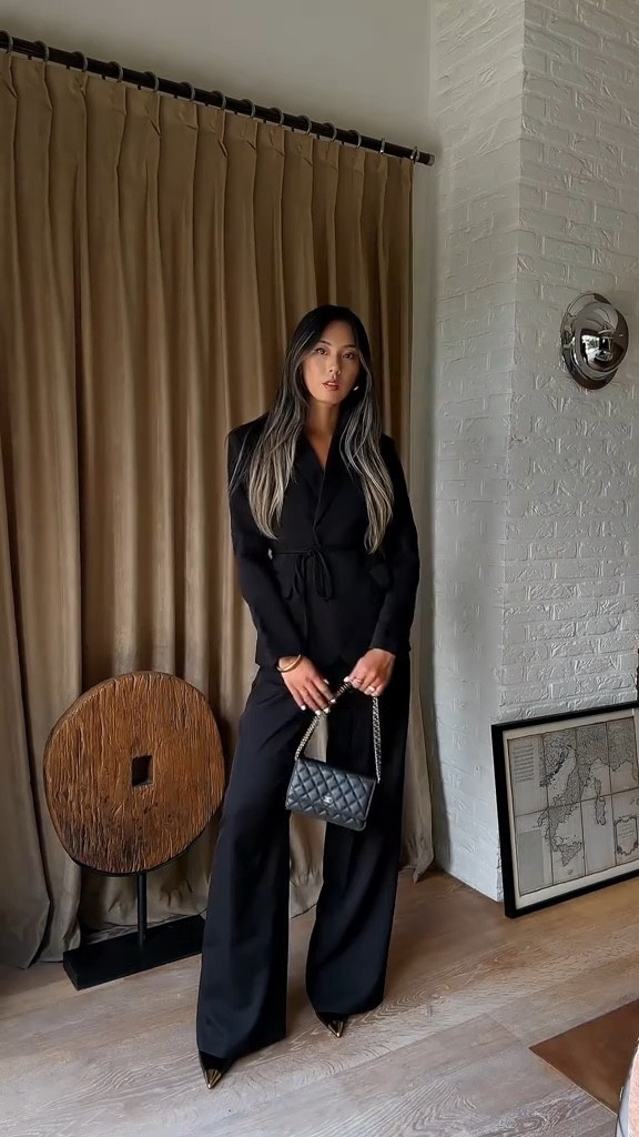 Iconic blazer!! I’m obsessed 



#LTKStyleTip #LTKWorkwear #LTKNYFW