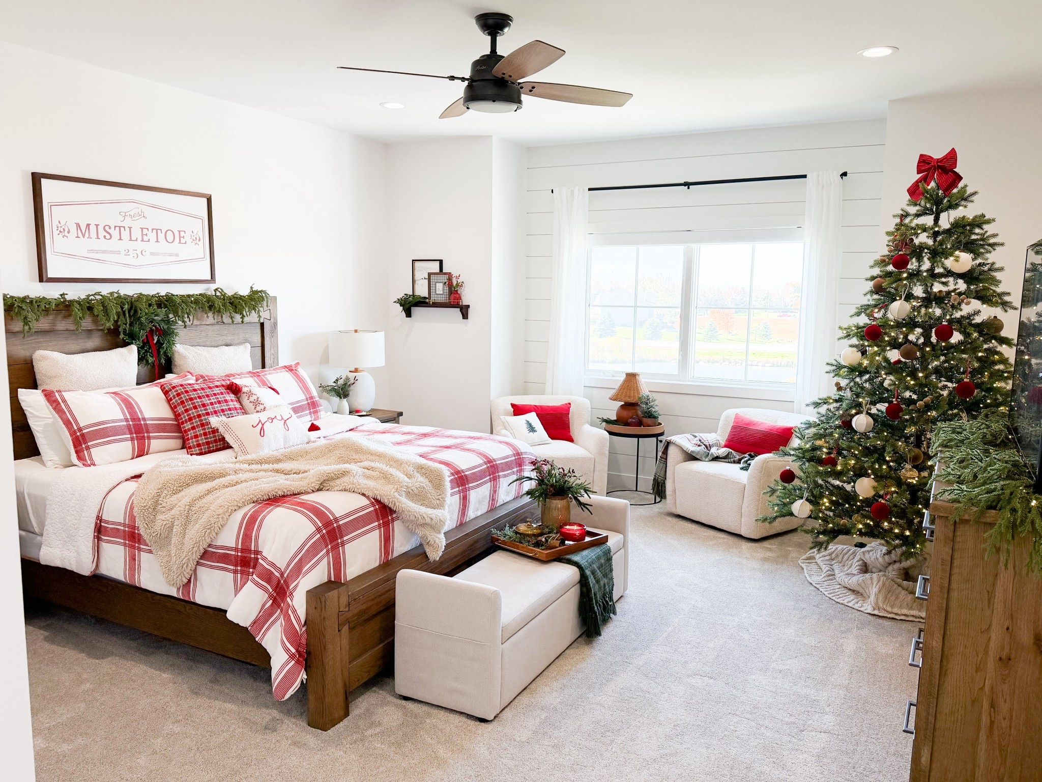 Christmas Bedroom Decor

#LTKHome #LTKHoliday #LTKSeasonal