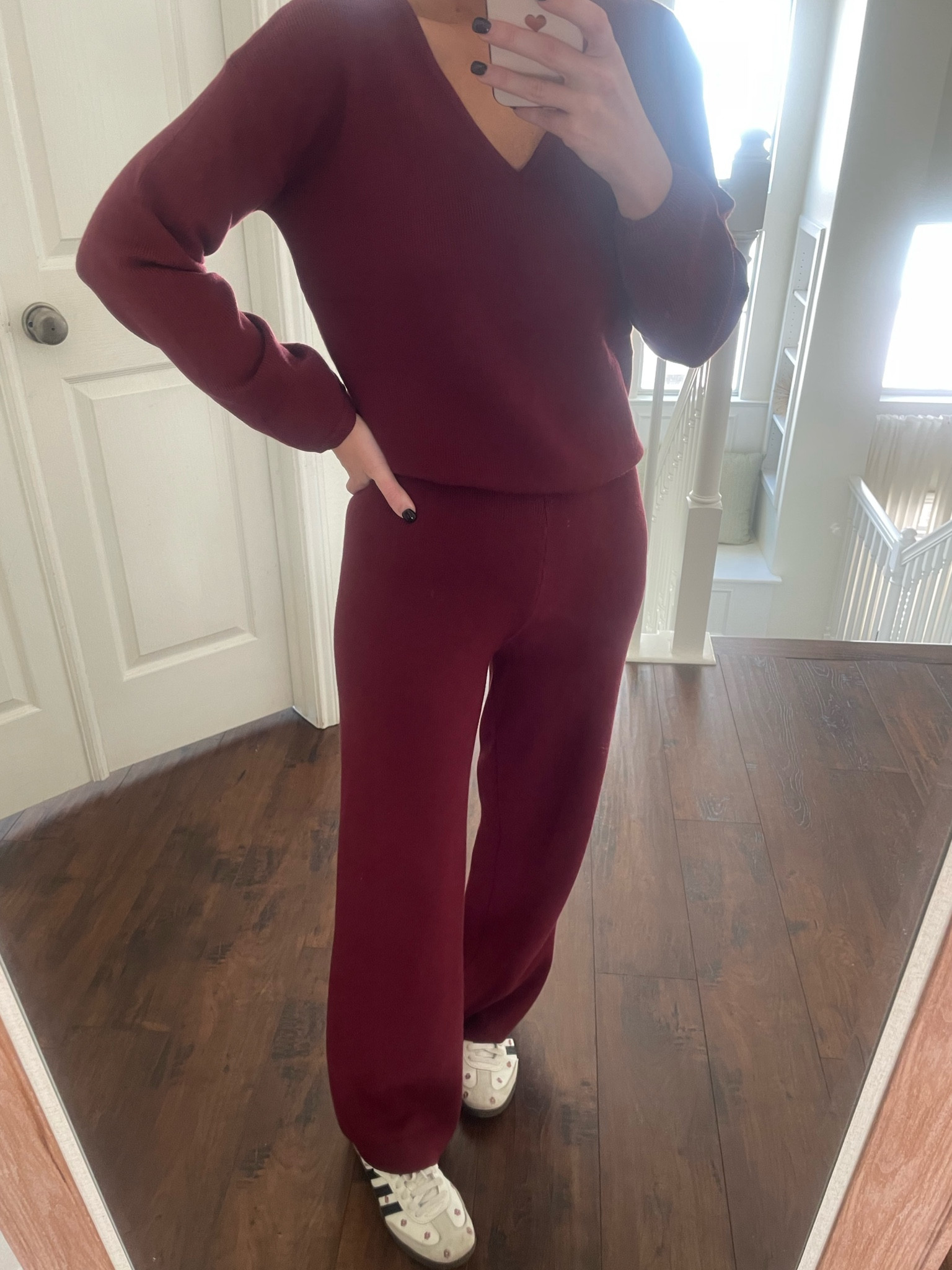 5’3 wearing the xs in burgundy 

#LTKSeasonal #LTKBump #LTKFindsUnder50