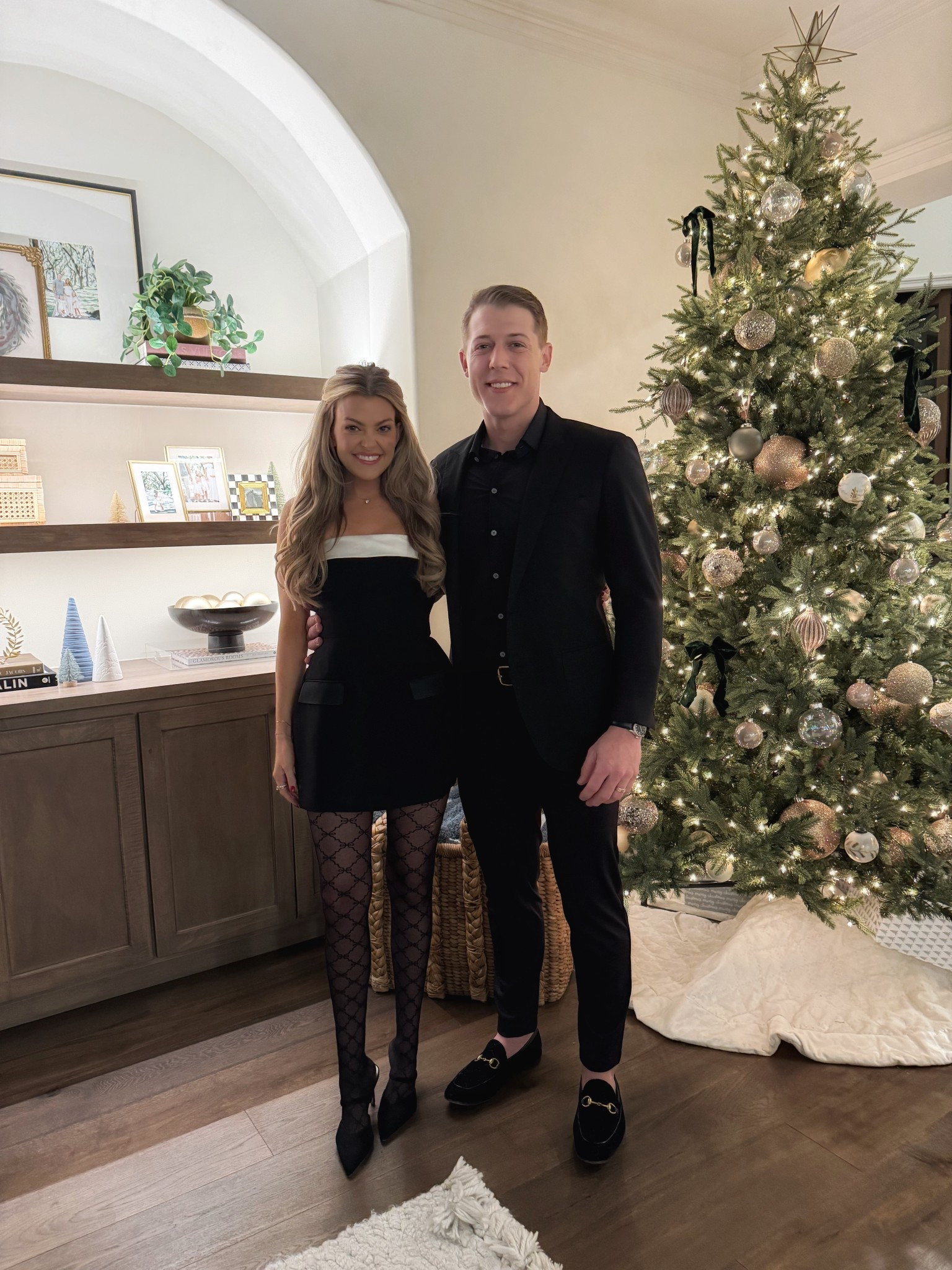 tonight’s look for our boxwood christmas party 🥂🎄 (wearing size XS)

christmas eve outfit, christmas party outfit, amanda uprichard, black heels, holiday party outfit, black dress, lbd, couples 

#LTKHoliday #LTKootd