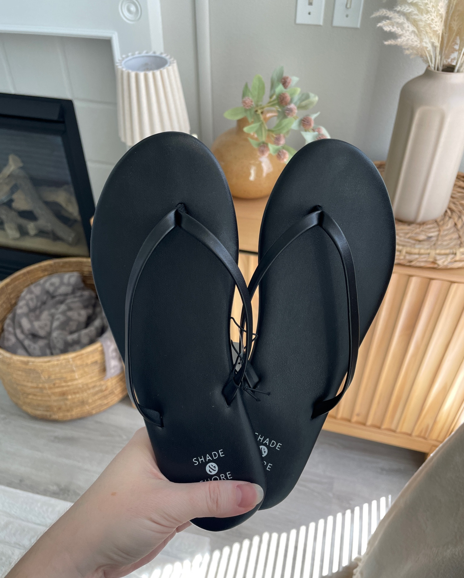 Simple chic flip flops on sale $10! Tons of colors 
Target sandals 

#LTKStyleTip #LTKShoeCrush #LTKFindsUnder50