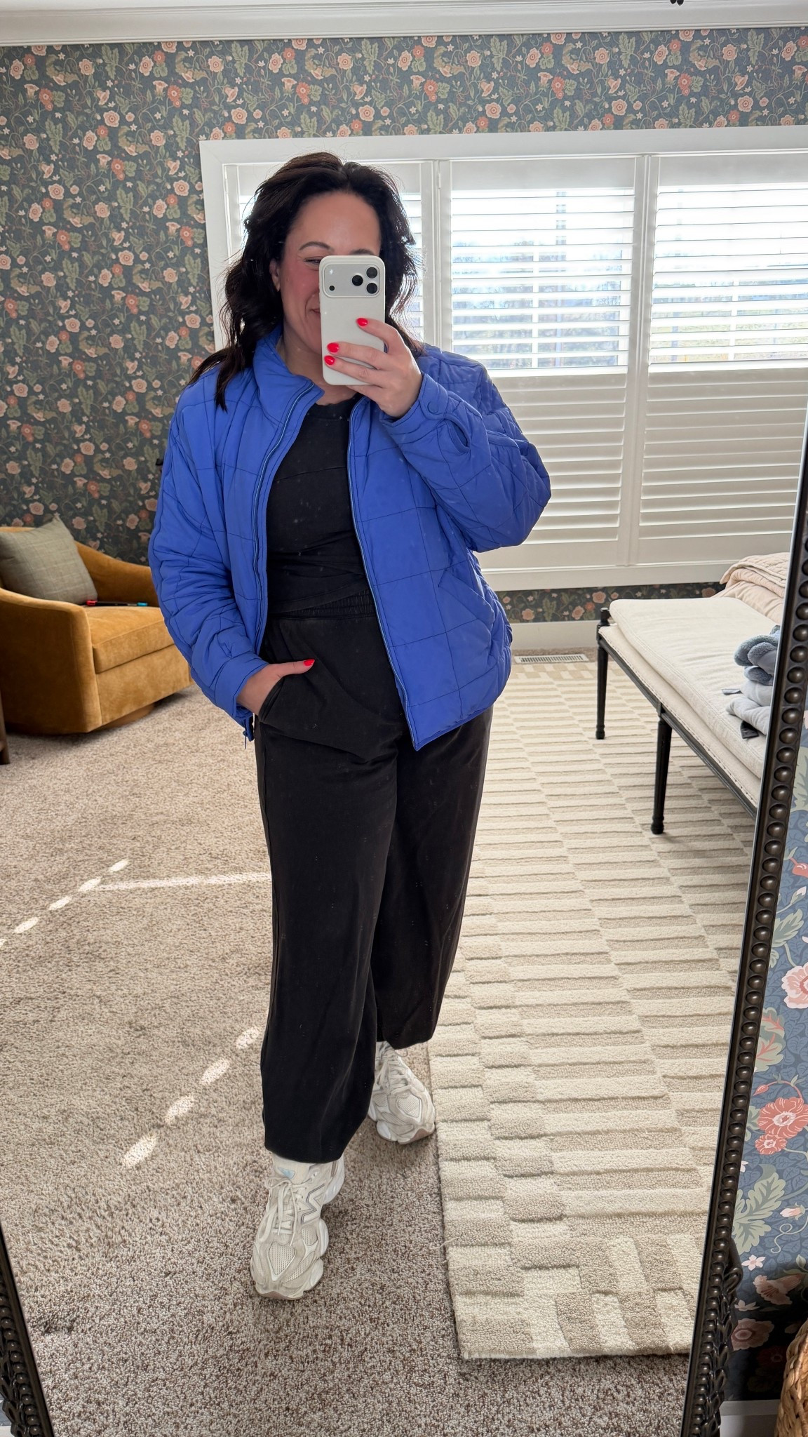 Travel OOTD from free people movement ❄️ wearing size XL in set and large in jacket 

#LTKmomlife #LTKMidsize #LTKTravel