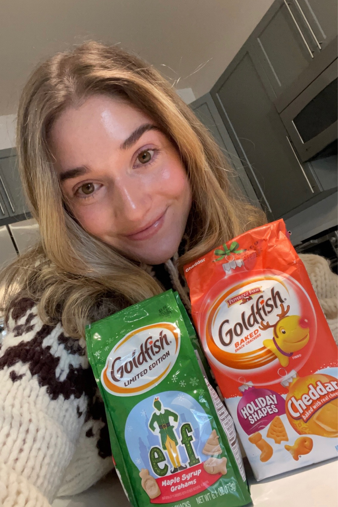 When your @target run turns into the ultimate holiday snack find>>  #ad these limited edition Elf maple syrup graham crackers @goldfishsmiles are insanely delicious #Target #TargetPartner #GoldfishPartner

#liketkit 
@shop.ltk
https://liketk.it/4p9Wg