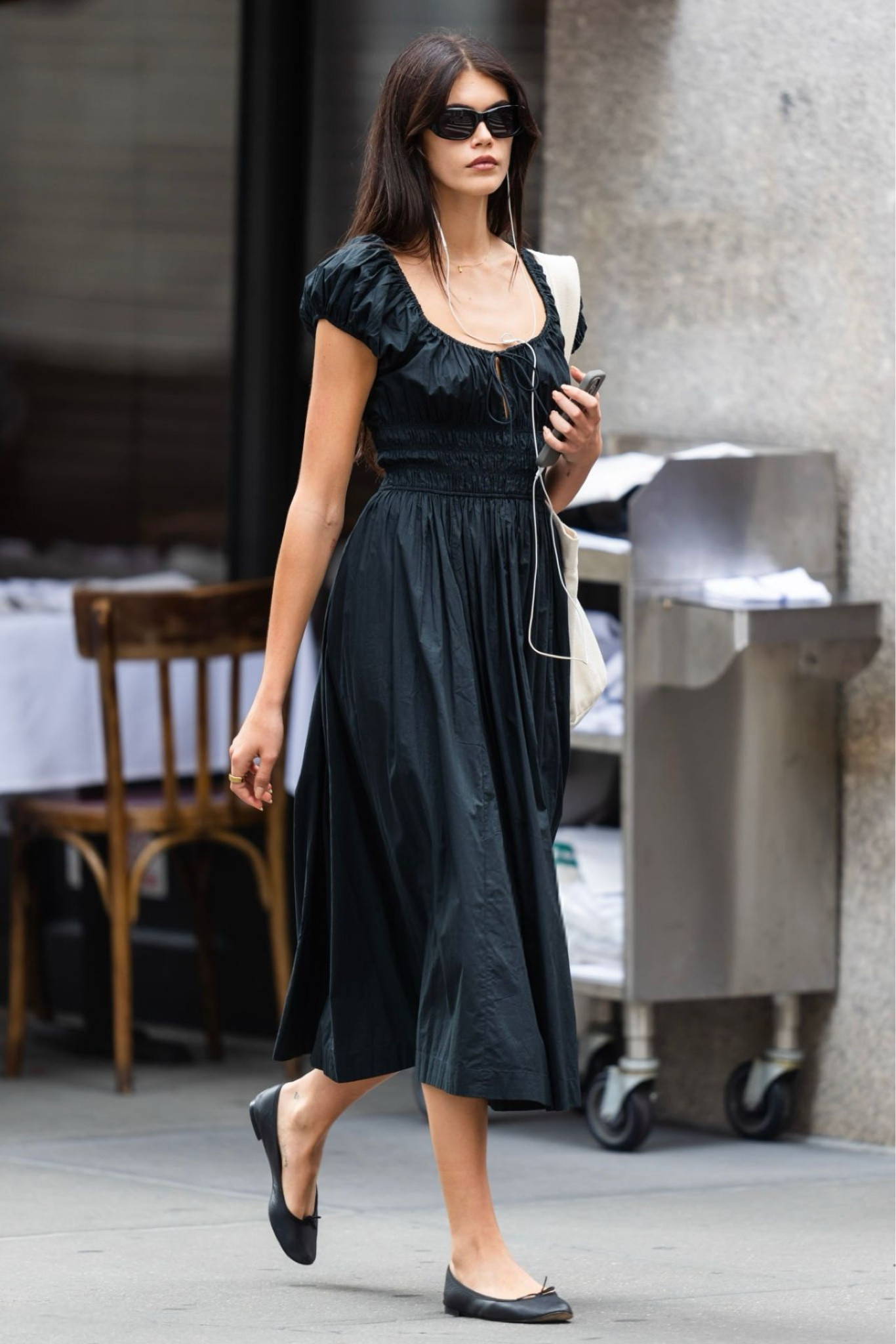 Shop Kia burgers celebrity favorite organic cotton Poplin scoop neck keyhole dress, black ballet flats black sunglasses #KiaGerber #CelebrityStyle

#LTKStyleTip