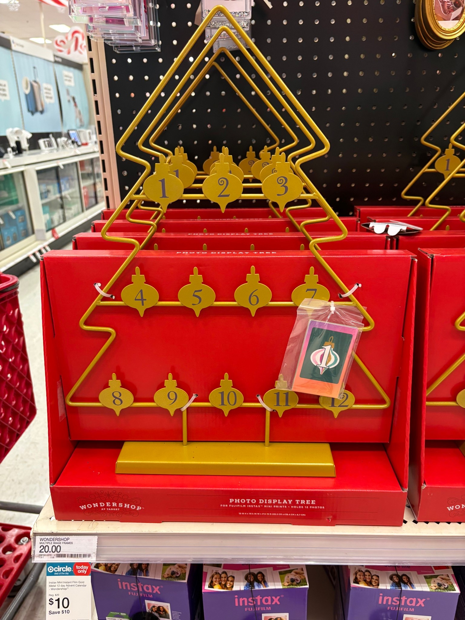 #christmastree #photos #target #targetdeals #targetfinds #giftideas

#LTKSaleAlert #LTKHoliday #LTKGiftGuide