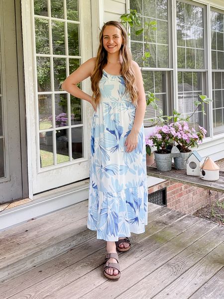 This dress is only available in small if you want this print but they have several solid colors still available! This is super comfy and has pockets! 

#LTKmidsize #LTKfindsunder50 #LTKSeasonal