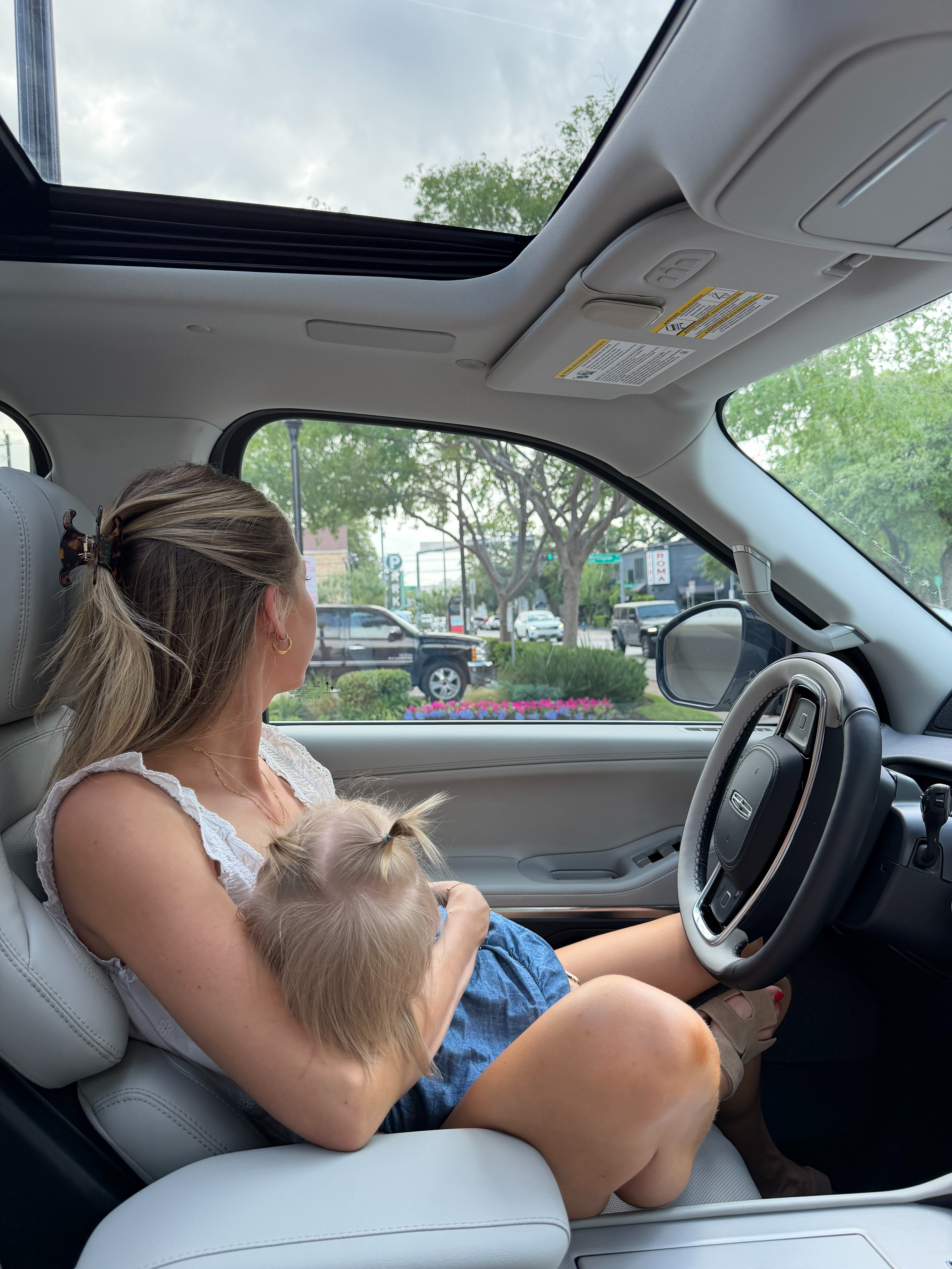 Linking one of my fav nursing bras for on the go! 
 

 