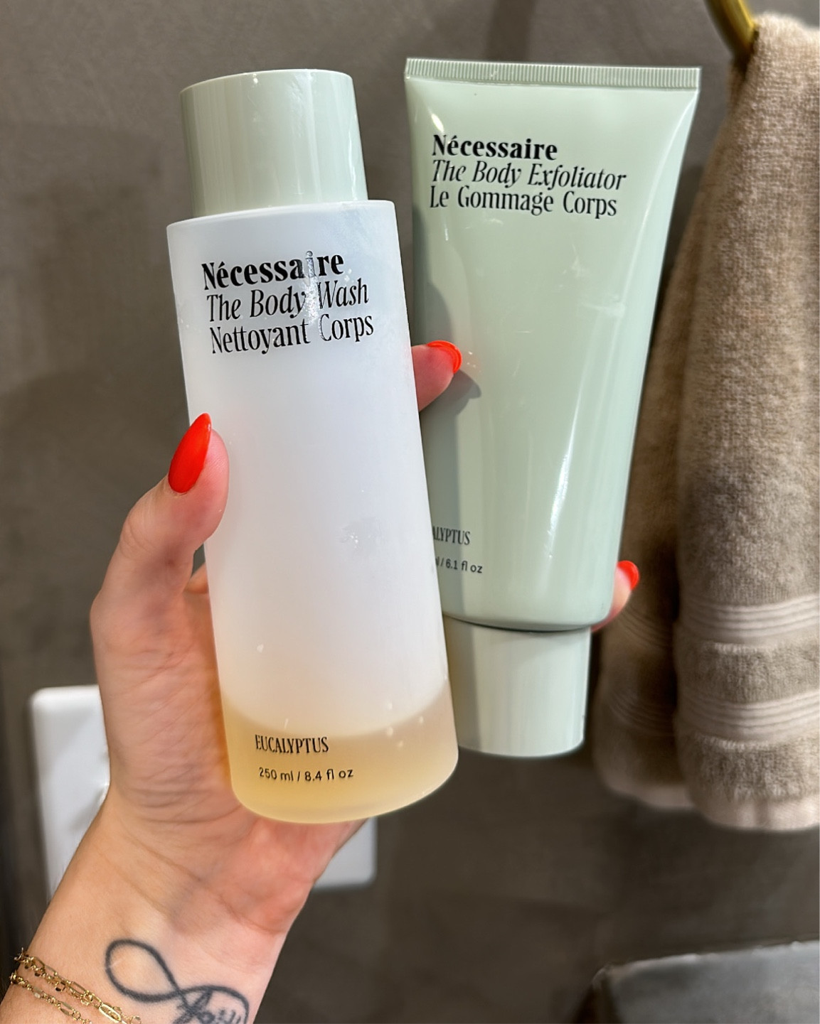 Almost empty faves 🙌🏼 swear this body scrub gets my tanner off better than any other scrub! I just use with a washcloth + this body wash has been a fave of mine for a long time. 

Necessaire, body wash, favorite products, empties, beauty 

#LTKbeauty