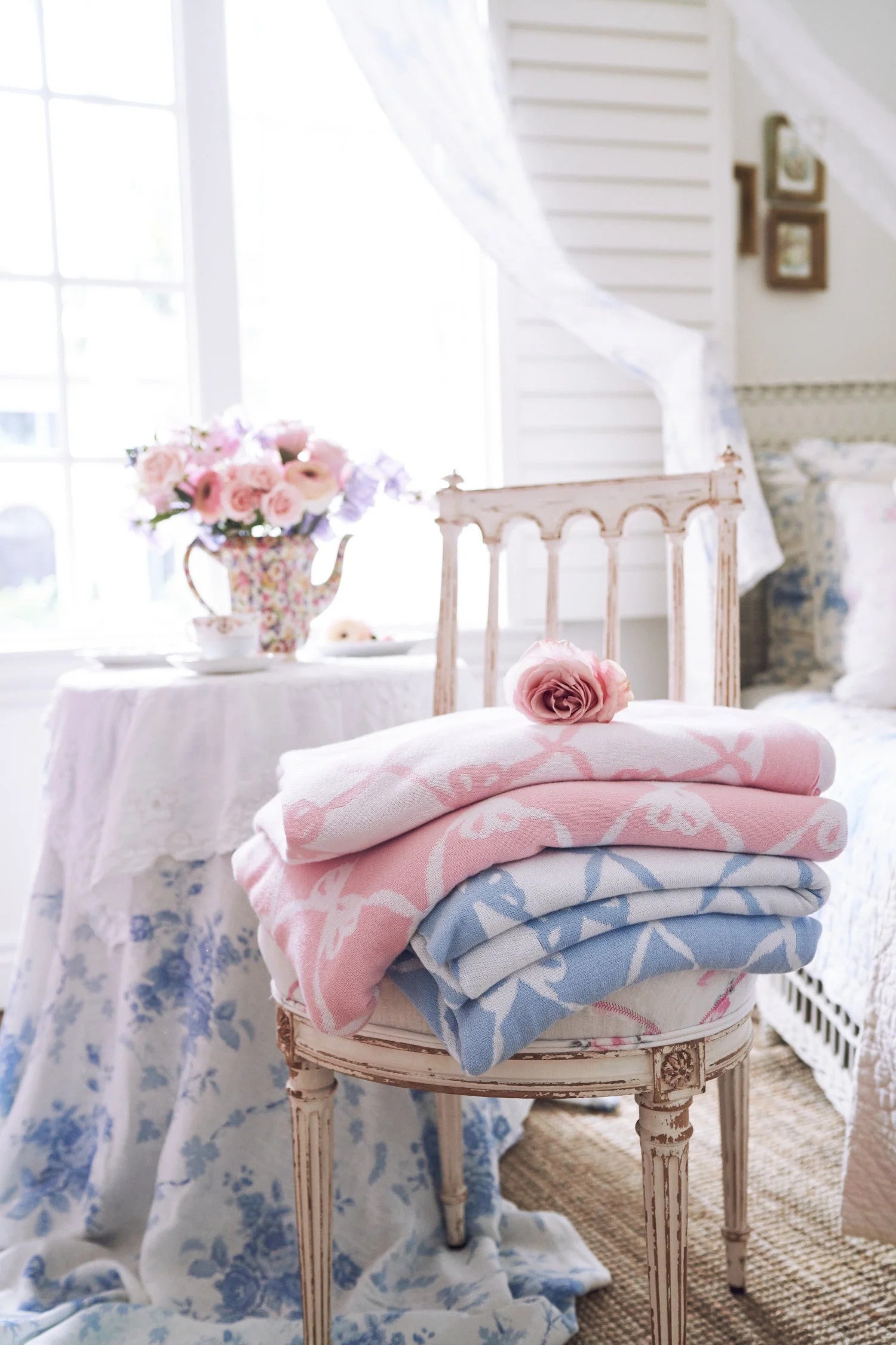 Bow Throw Blanket | LOVESHACKFANCY