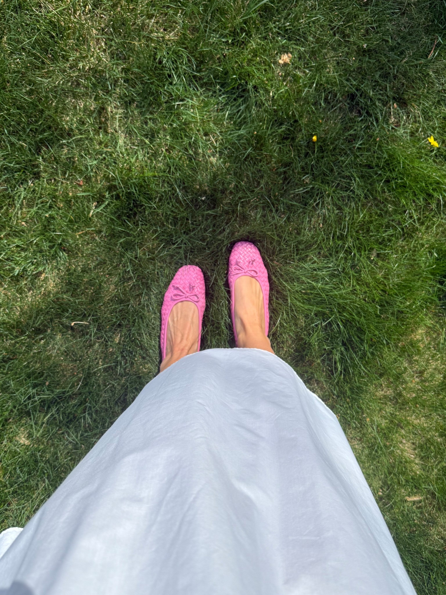 💗💗💗


#ad @stevemadden-us 
Ballet flats
Flats
Women’s shoes
Fun shoes
Spring style
Cool shoes
Pink flats
Pink shoes
Bottega dupe
Bottega lookalike
Girly shoes
Designer lookalike
Statement shoes
Summer outfit
Summer style
Spring outfit
White dress
Maxi dress
Long white dress
Maxi skirt
White skirt

#LTKootd