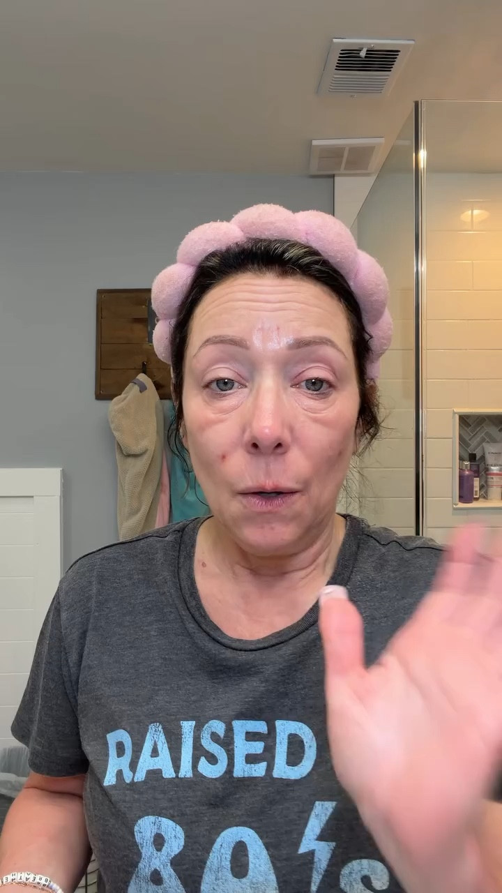 DRMTLGY tinted moisturizer with zinc oxide provides broad spectrum sun protection while offering a lightweight tint that helps even skin tone.@DRMTLGY #DRMTLGY #TintedSunscreen #SPFRoutine #GlowingSkin #SkincareRoutine