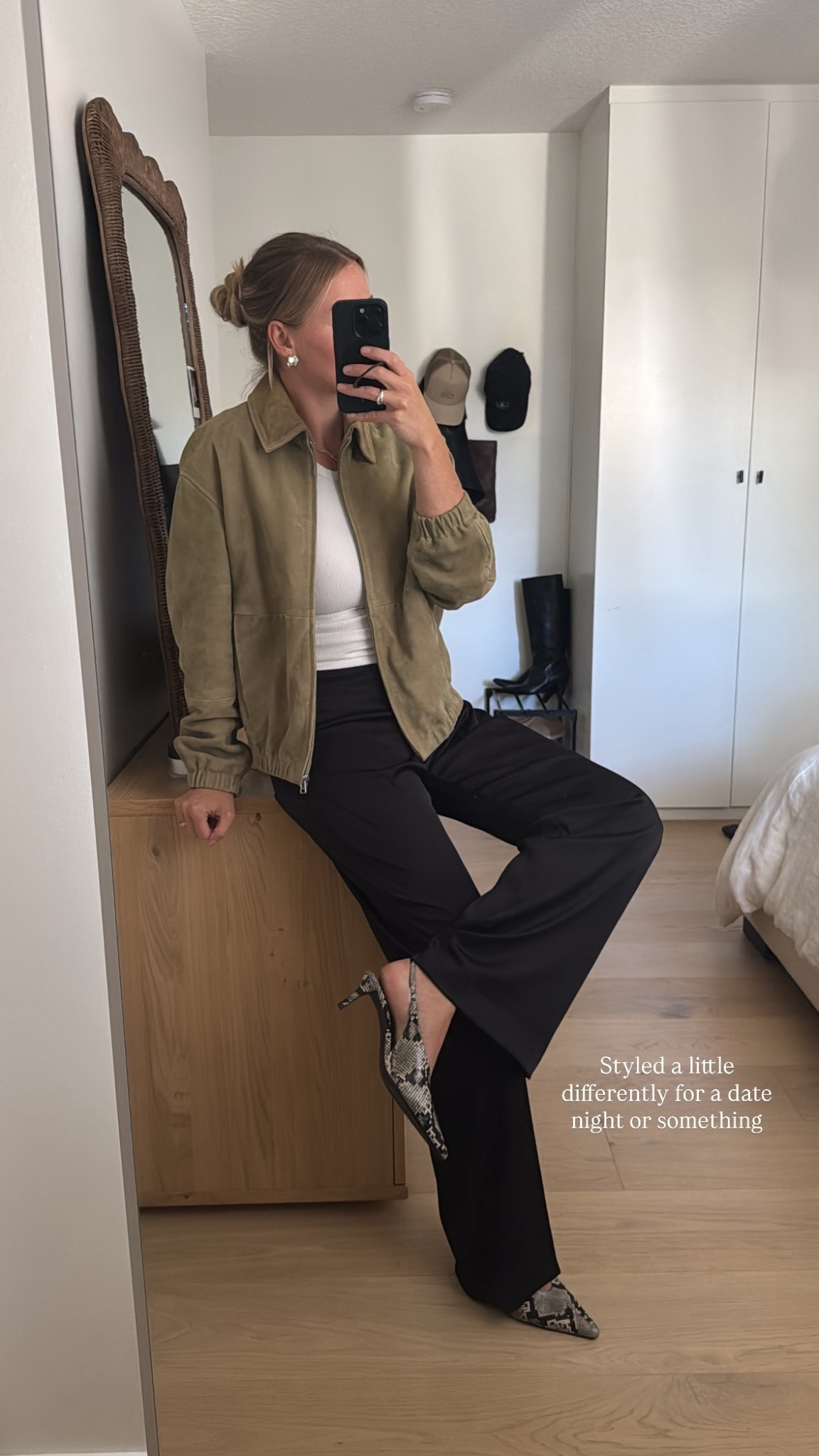 Zara satin pants outfit for fall

#LTKSeasonal #LTKShoeCrush #LTKFindsUnder100