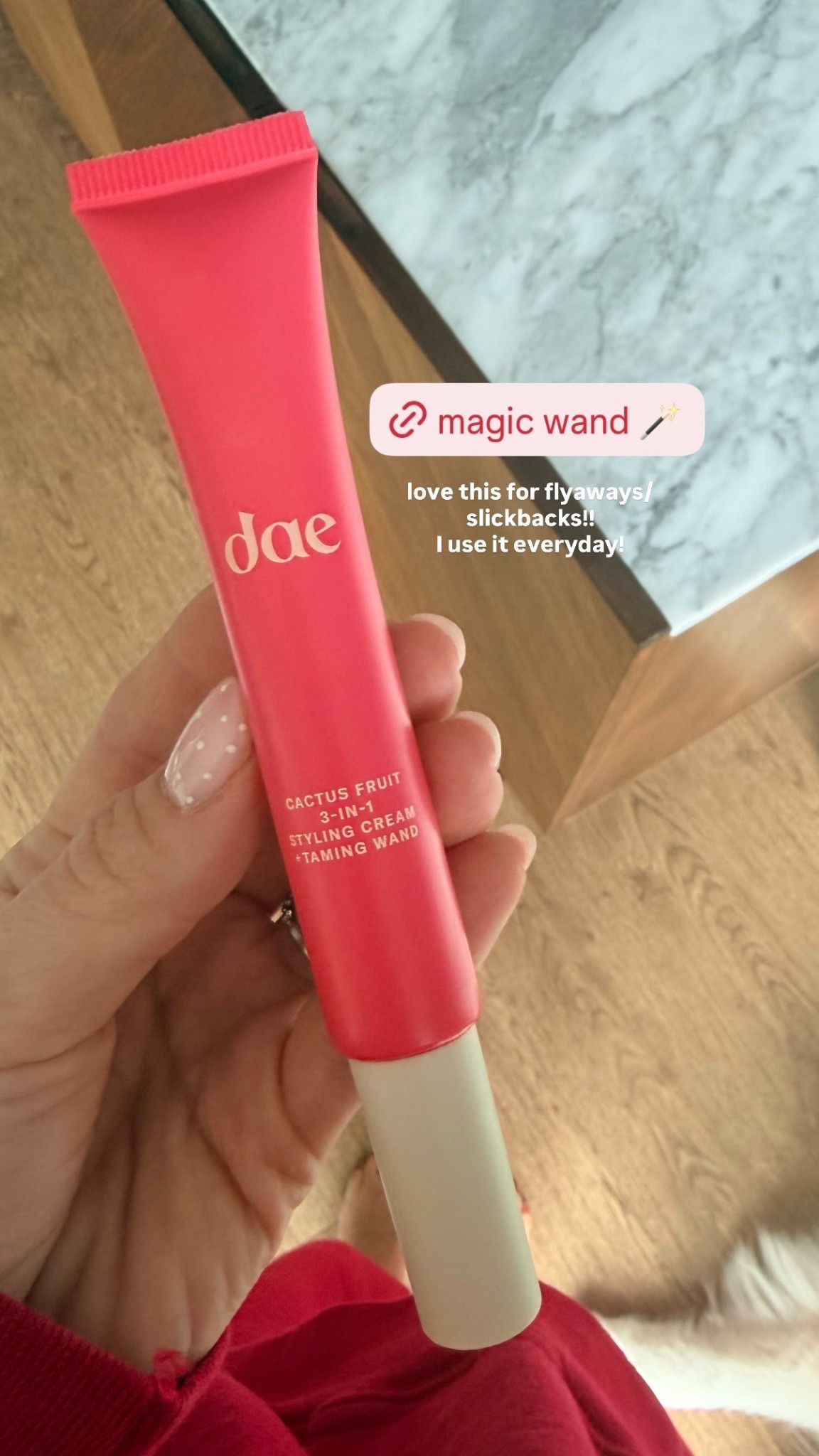 love this for flyaways/slickbacks!!
I use it everyday!