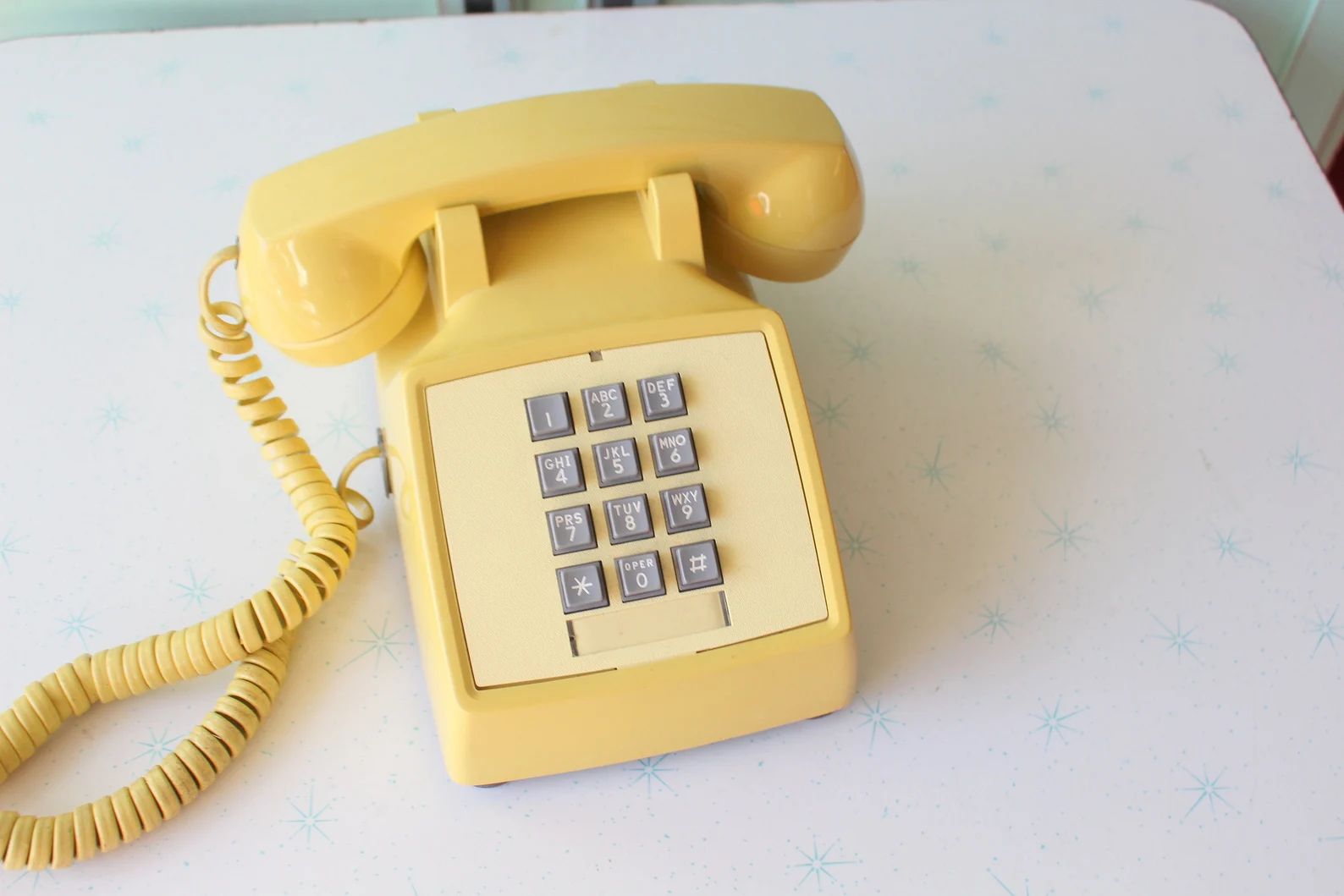 Read the full title
    1960s MUSTARD Yellow TELEPHONE..retro. diner. rad. 1960s phone. collectib... | Etsy (US)